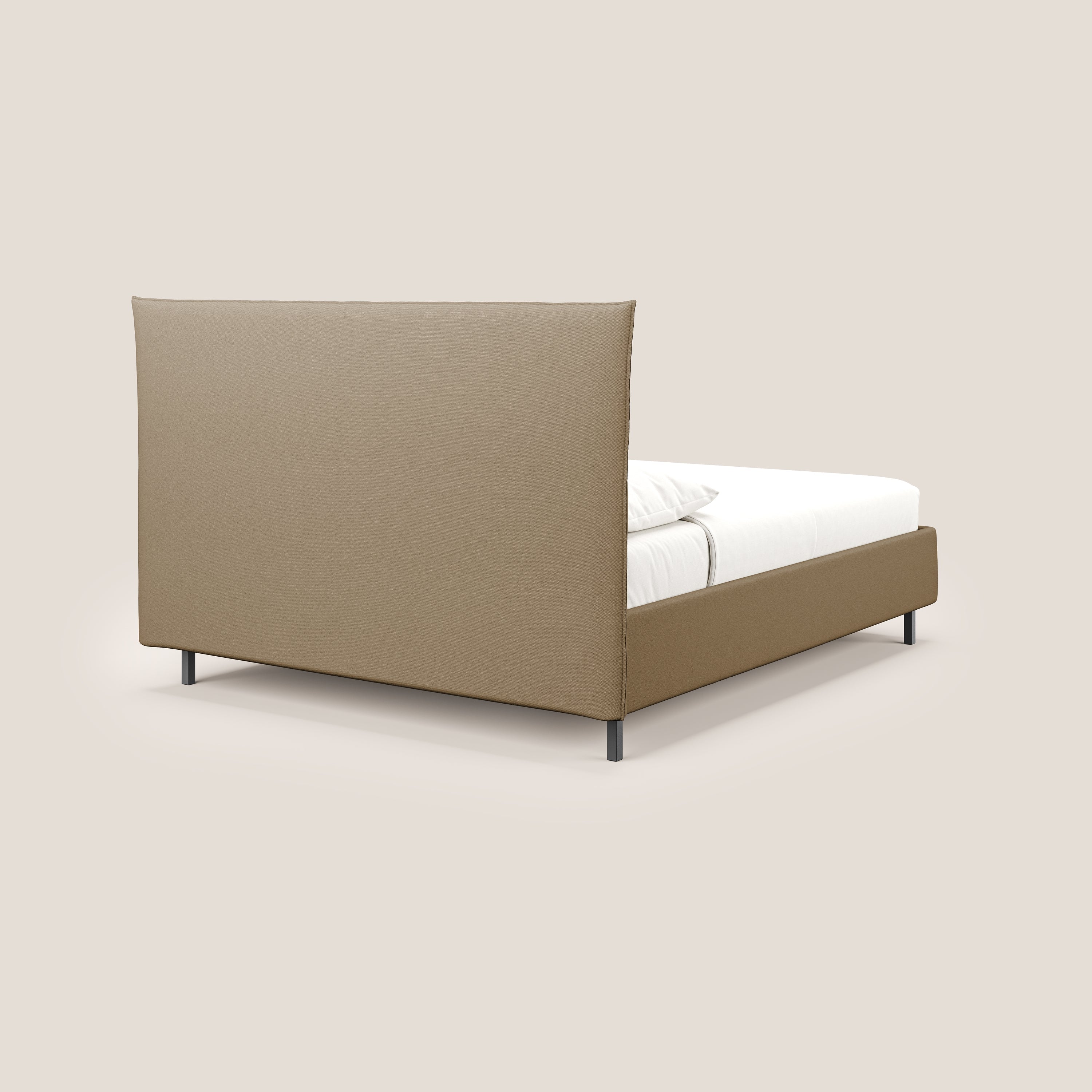 Izumi letto imbottito contenitore con piedi alti in tessuto smacchiabile T05 beige - divani.store