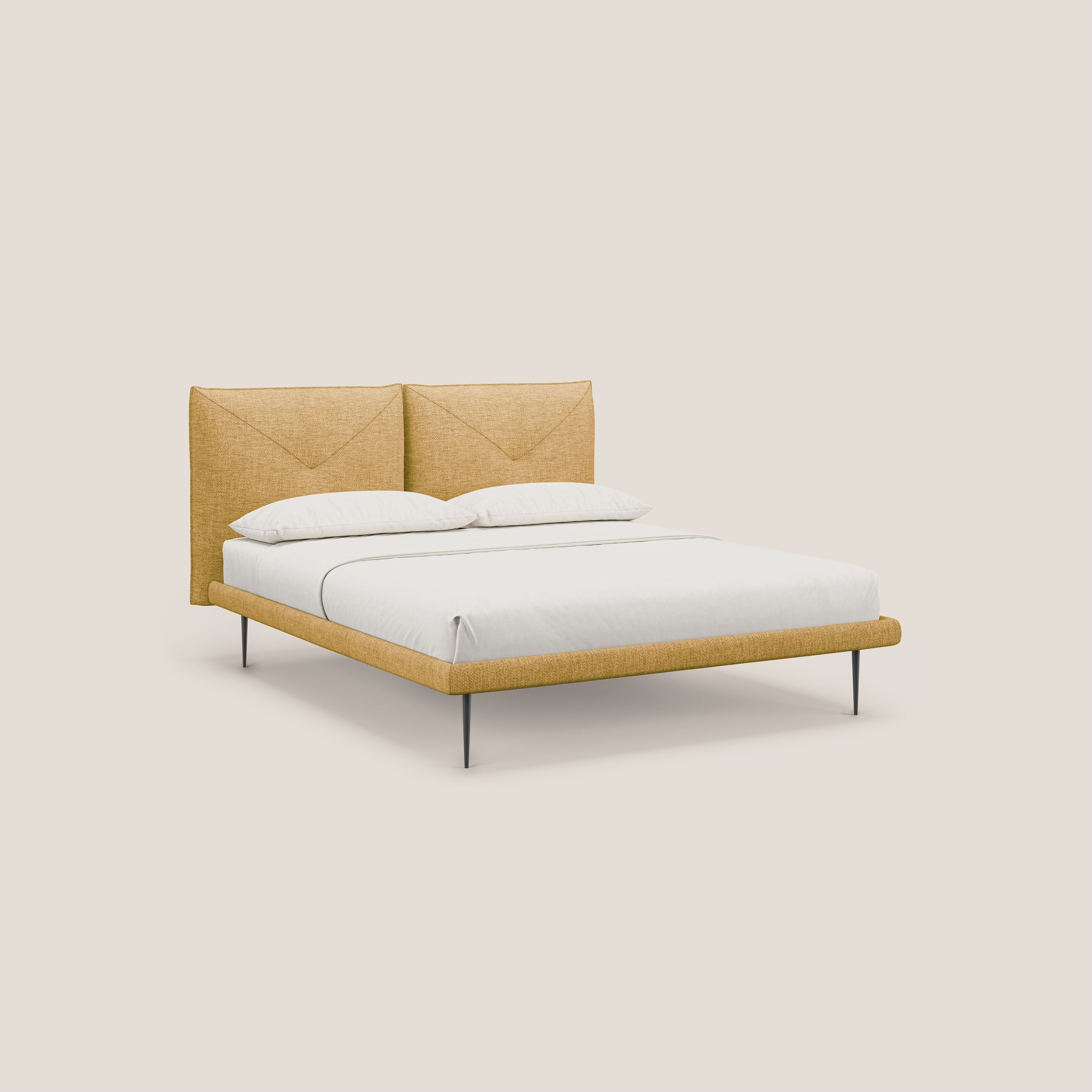 Jolie letto a doppio pannello con piedi alti in metallo in tessuto smacchiabile T18 giallo - divani.store