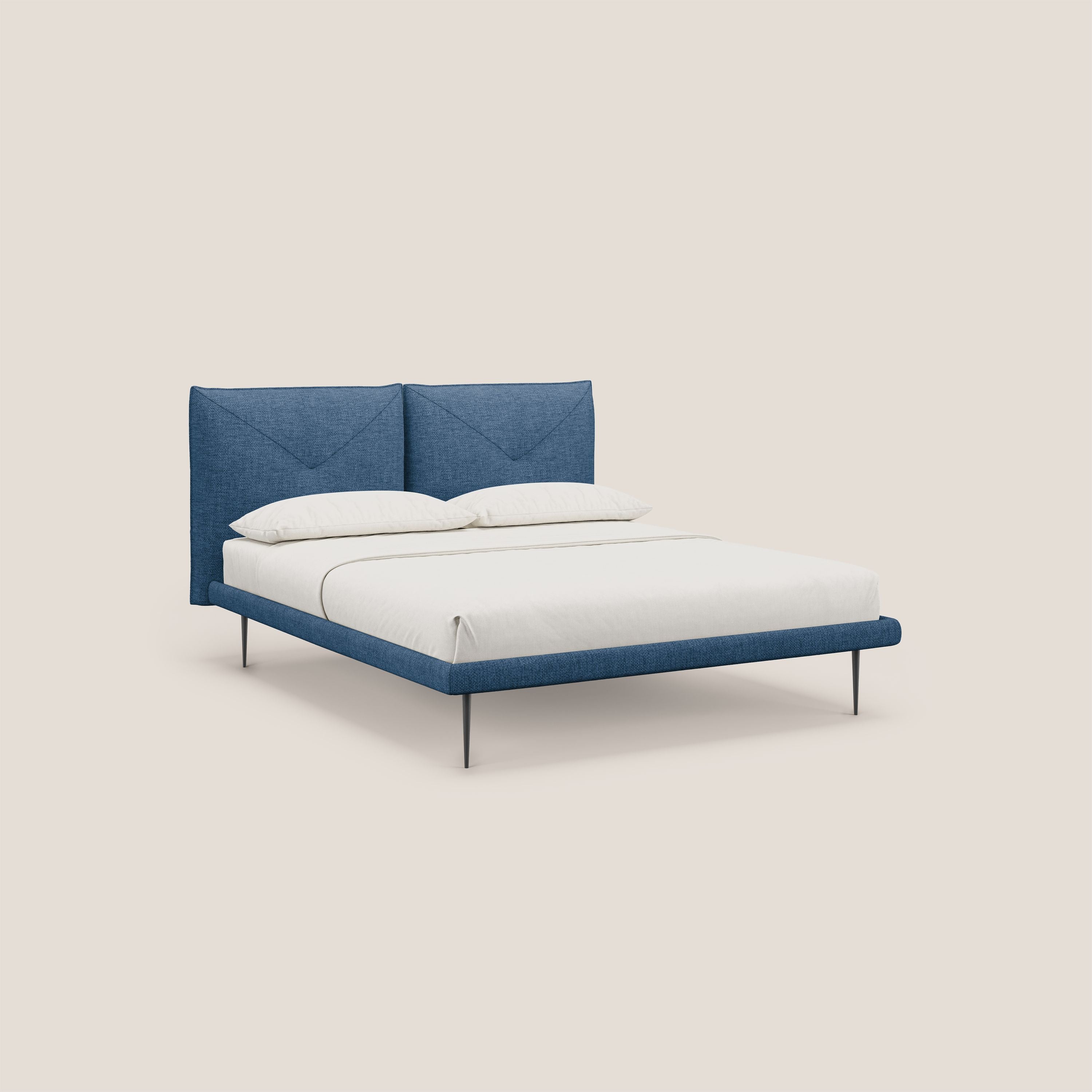 Jolie letto a doppio pannello con piedi alti in metallo in tessuto smacchiabile T18 blu - divani.store