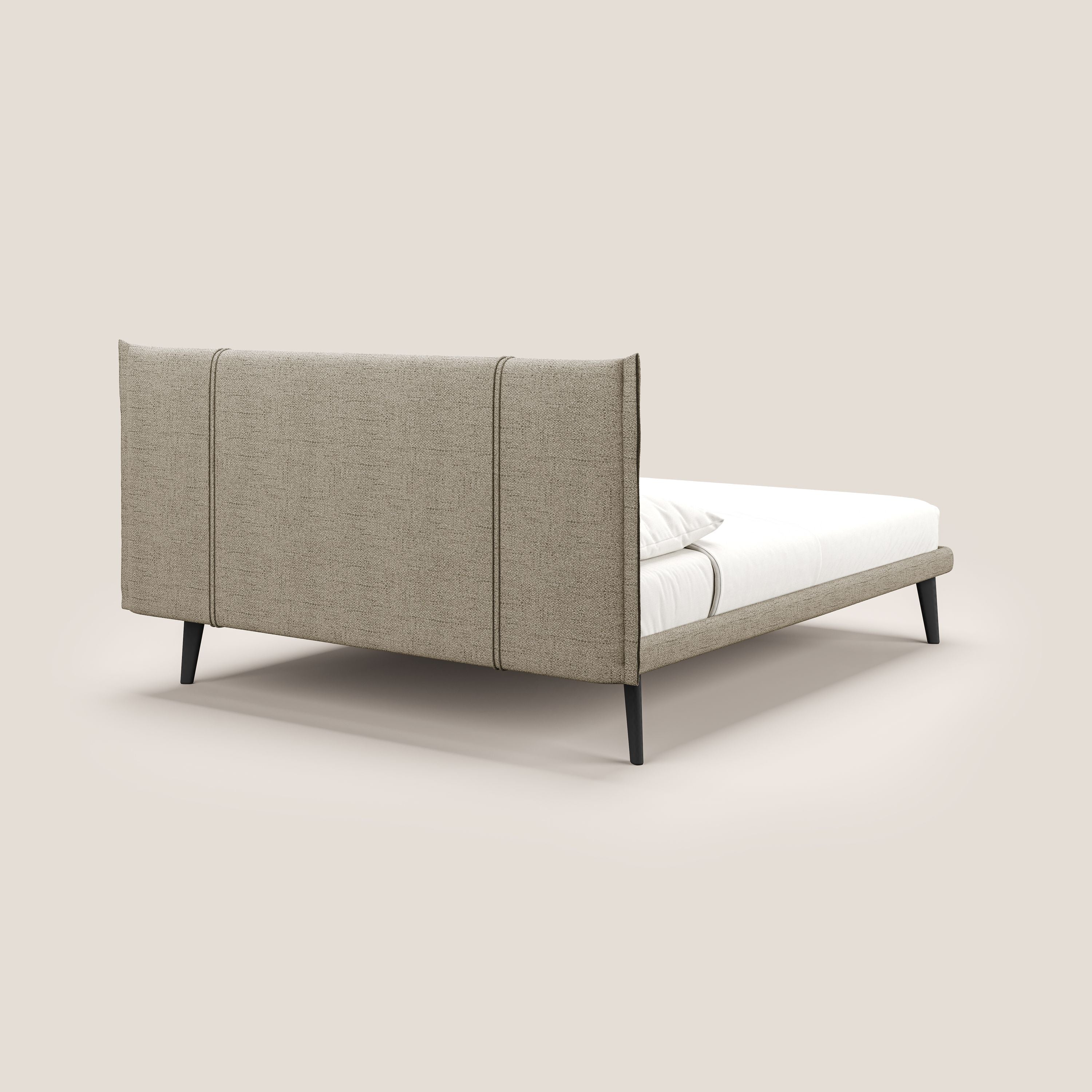 Klaus LETTO moderno con piedi in mogano e tessuto fiammato impermeabile T03 marrone - divani.store