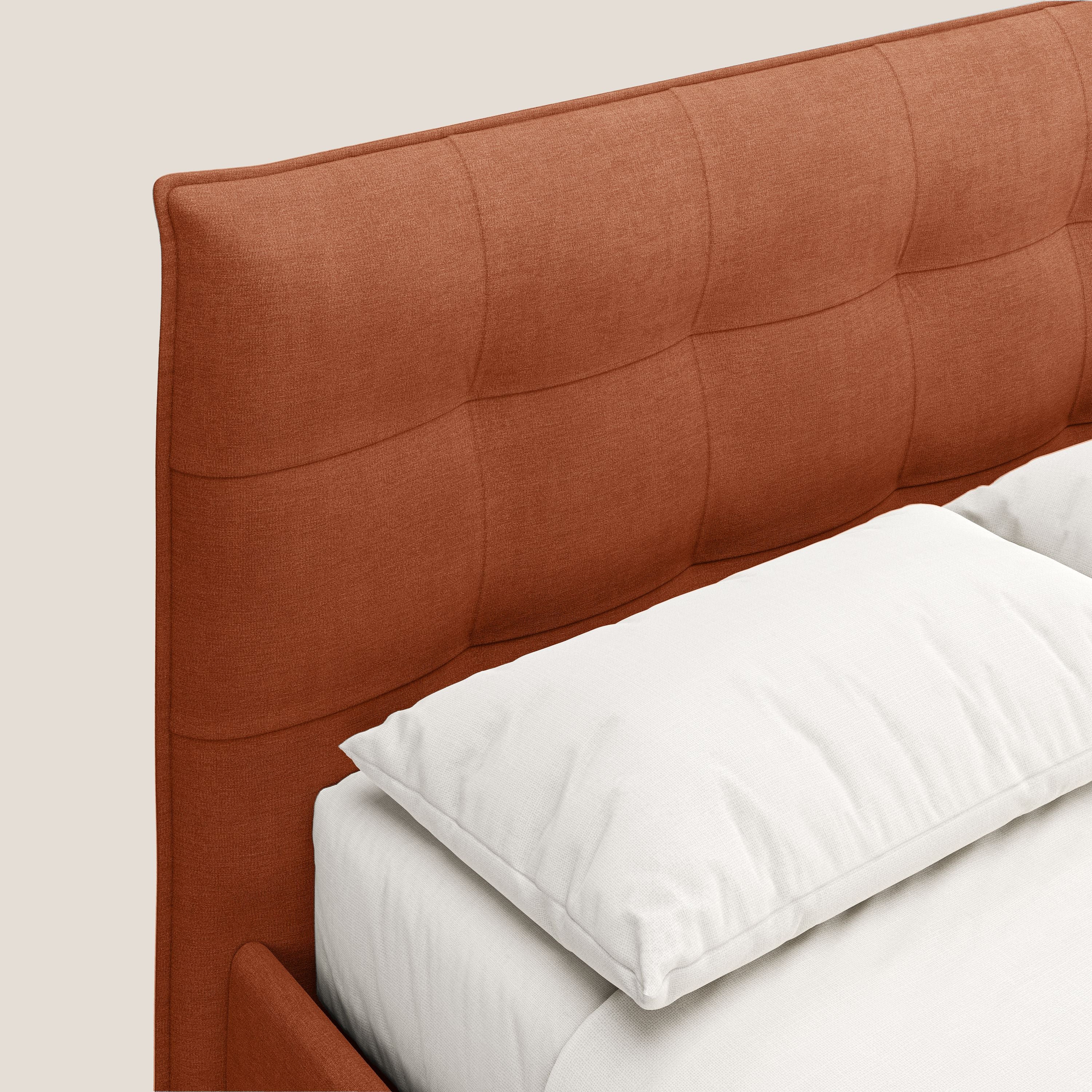 Liam letto contenitore con testata trapuntata in tessuto smacchiabile T17 arancio - divani.store