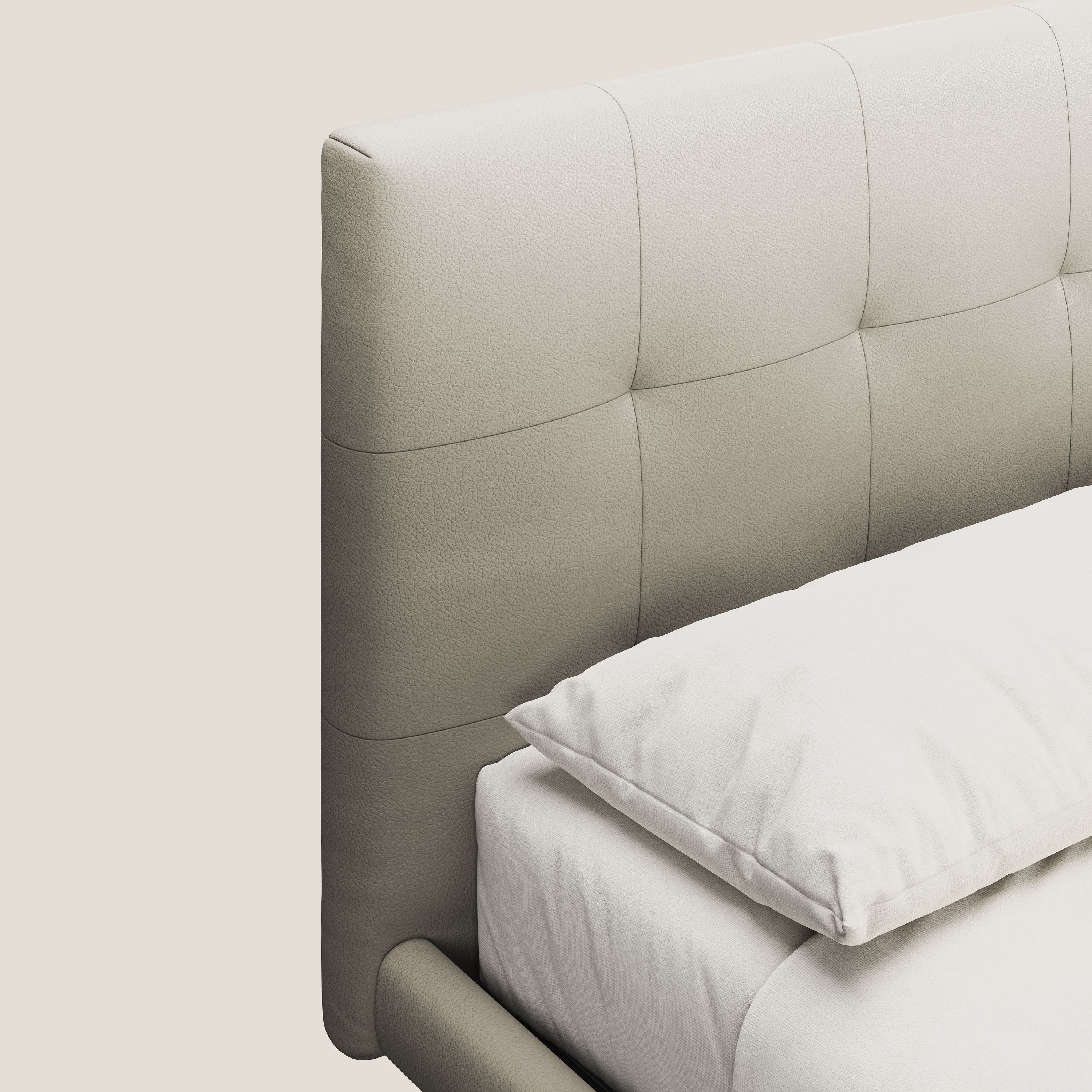 Midori letto imbottito trapuntato in ecopelle con piedini alti T04 tortora - divani.store