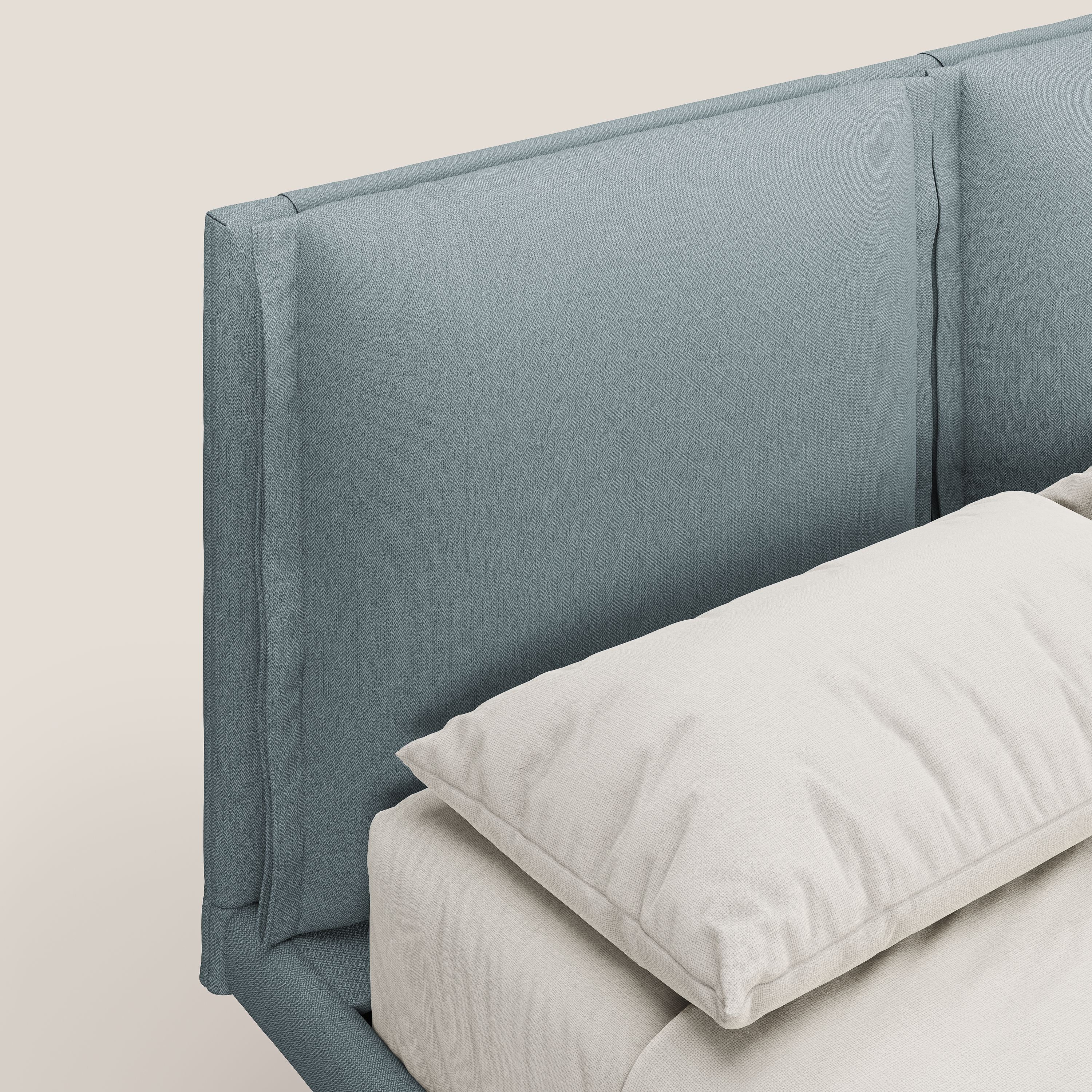 Noah letto con cuscini regolabili e piedi alti in metallo in tessuto smacchiabile T05 carta da zucchero - divani.store