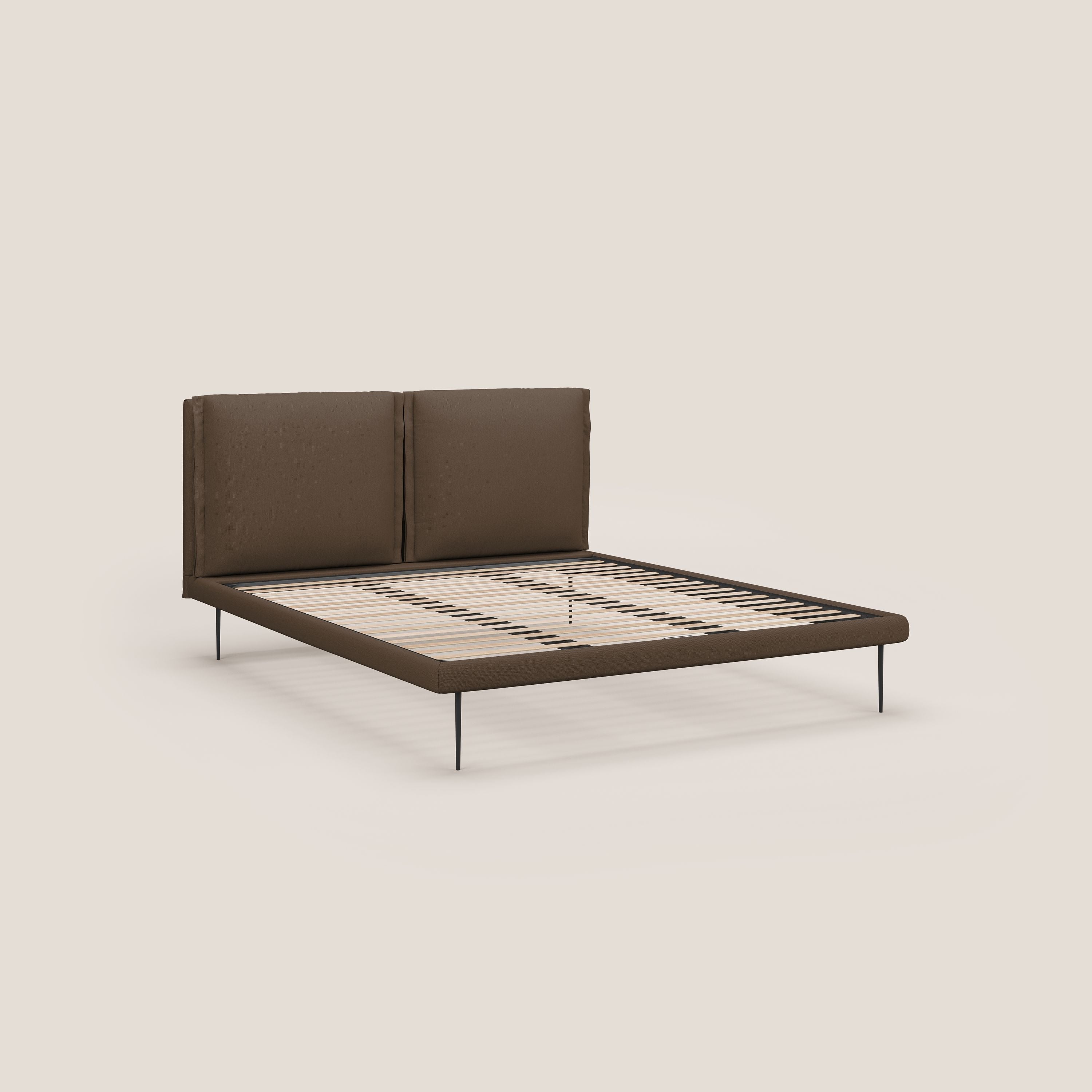 Noah letto con cuscini regolabili e piedi alti in metallo in tessuto smacchiabile T05 marrone - divani.store