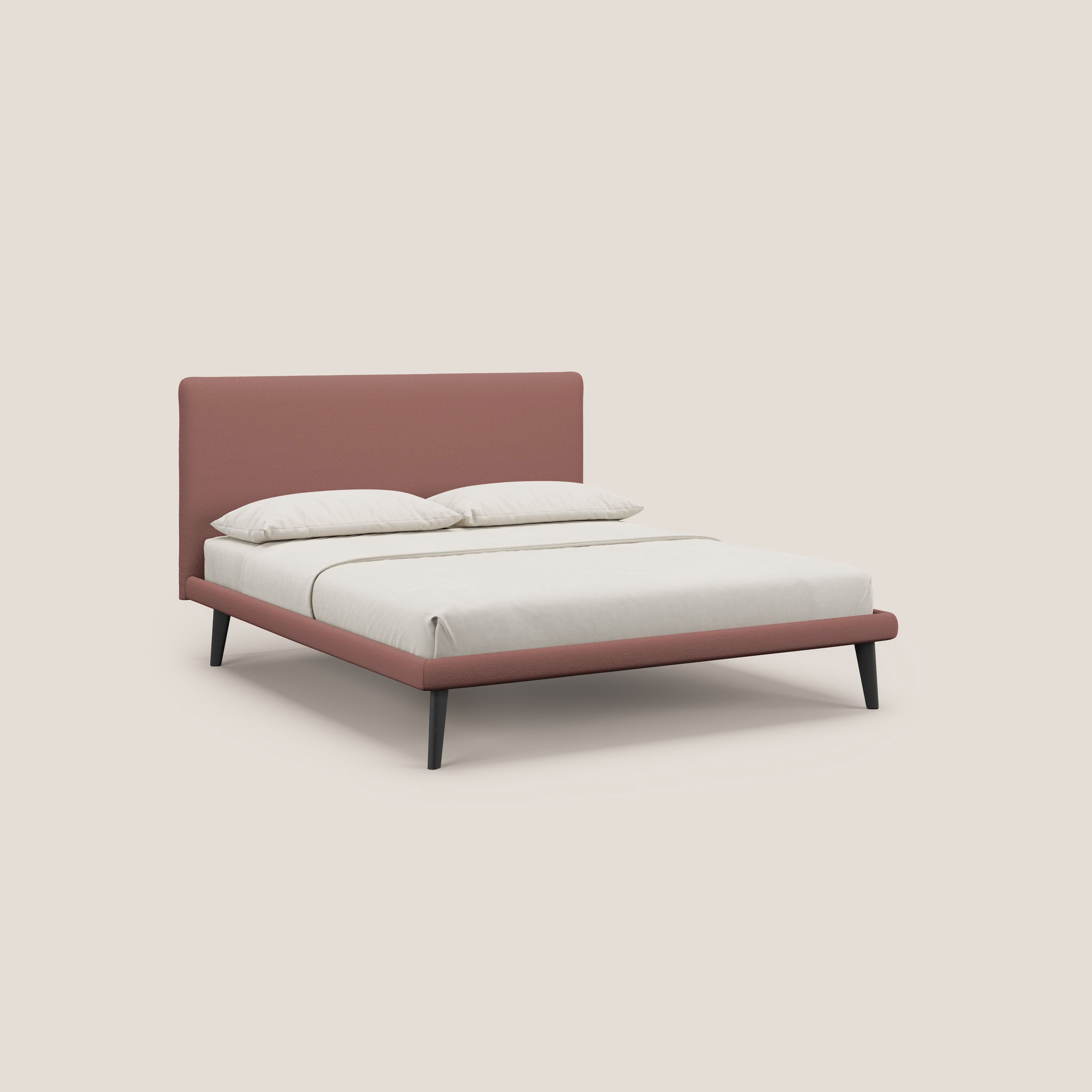 Noel letto minimal scandinavo con piedi in mogano e tessuto fiammato impermeabile T19 salmone - divani.store