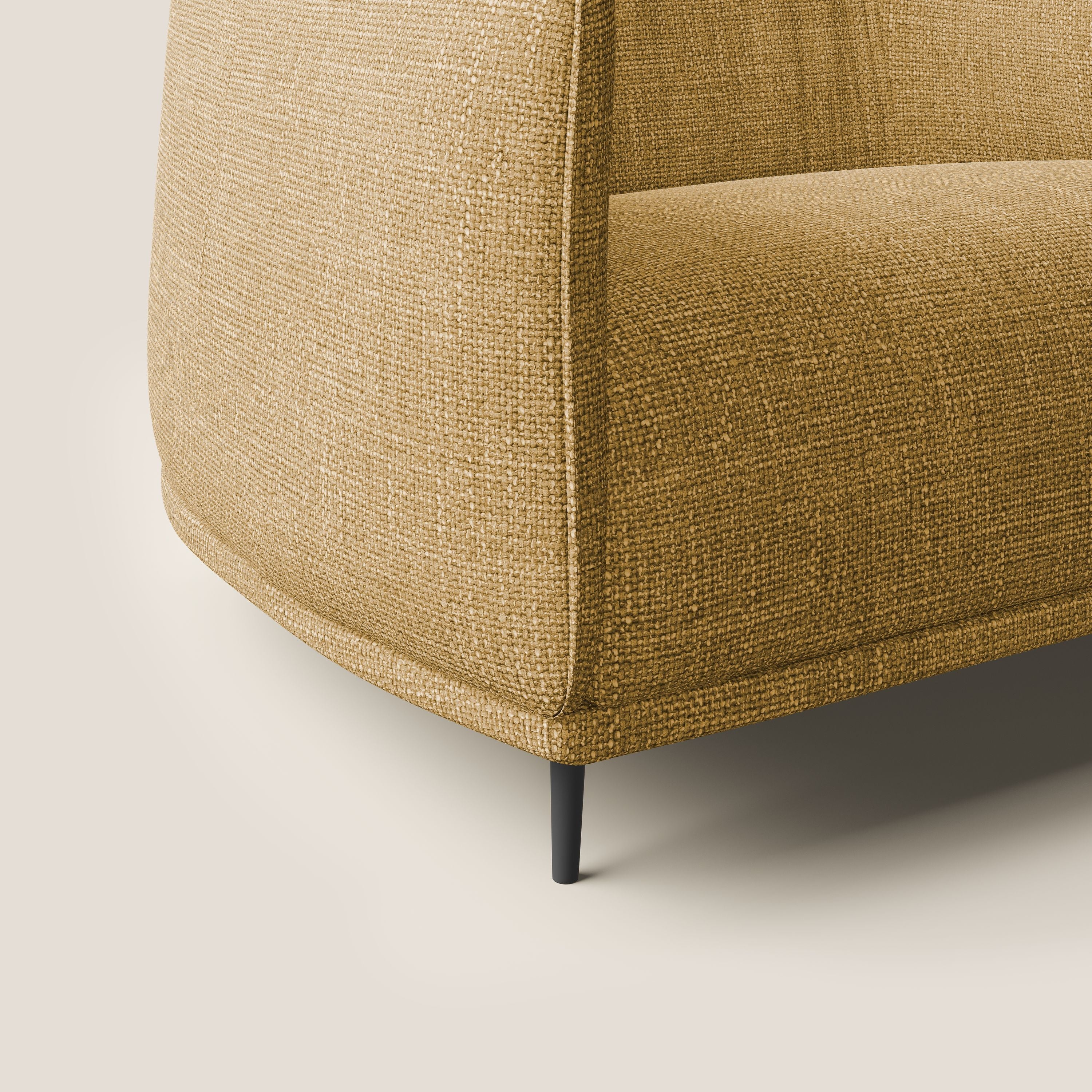 Zelda Poltroncina dal design moderno in morbido tessuto impermeabile T06 giallo - divani.store