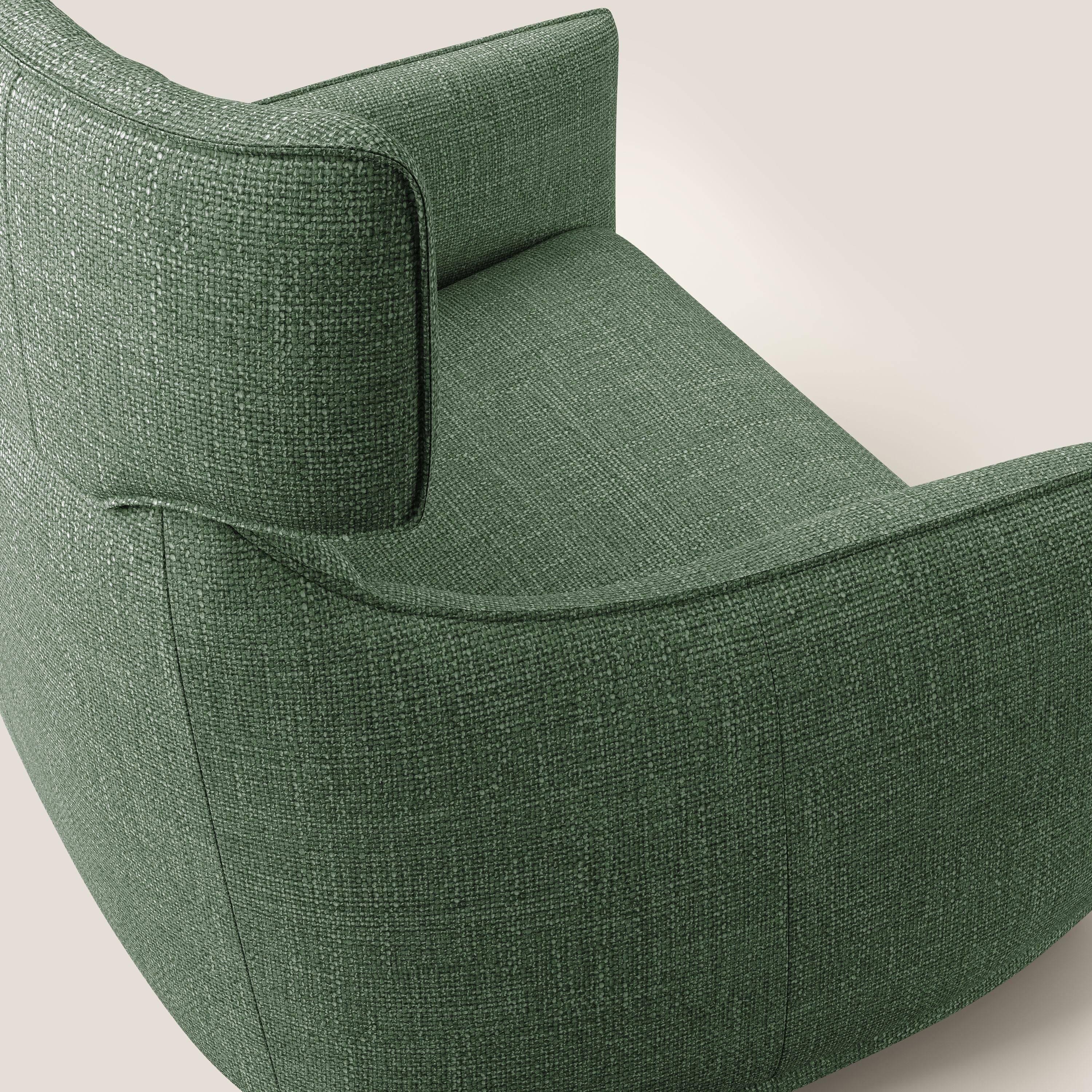 Zelda Poltroncina dal design moderno in morbido tessuto impermeabile T06 verde - divani.store