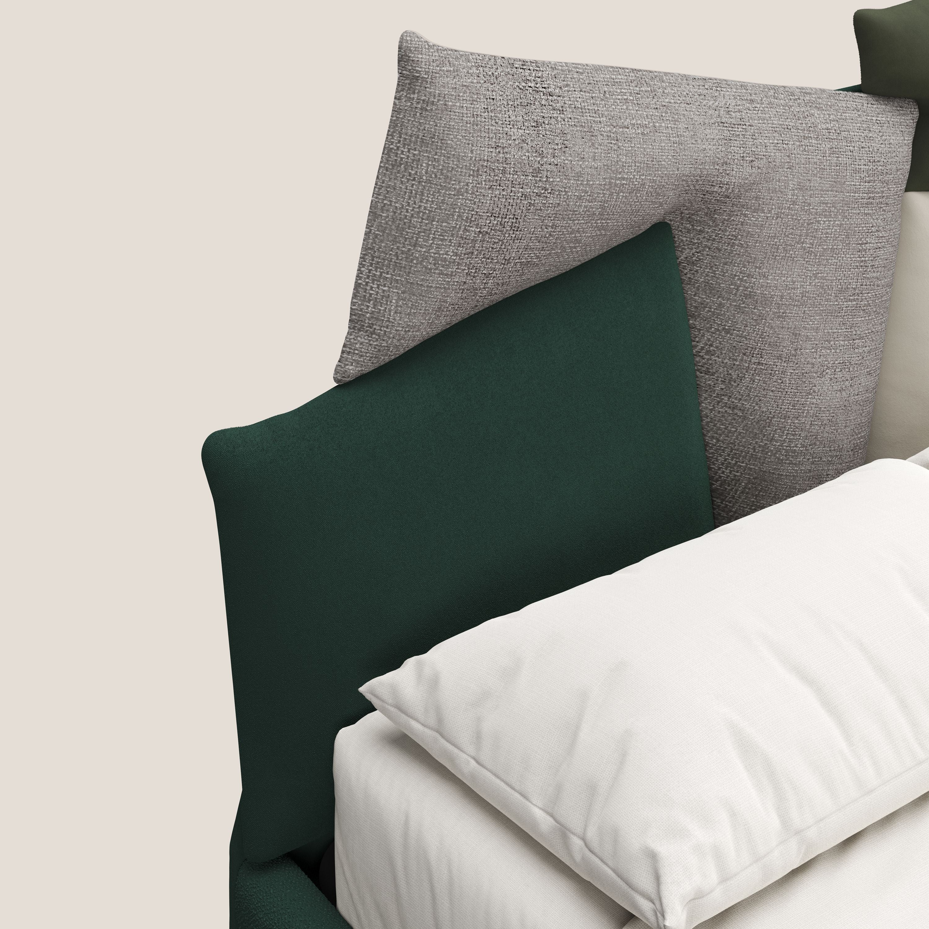 Rebus letto imbottito dal design moderno con piedi trasparenti in plexiglass verde - divani.store