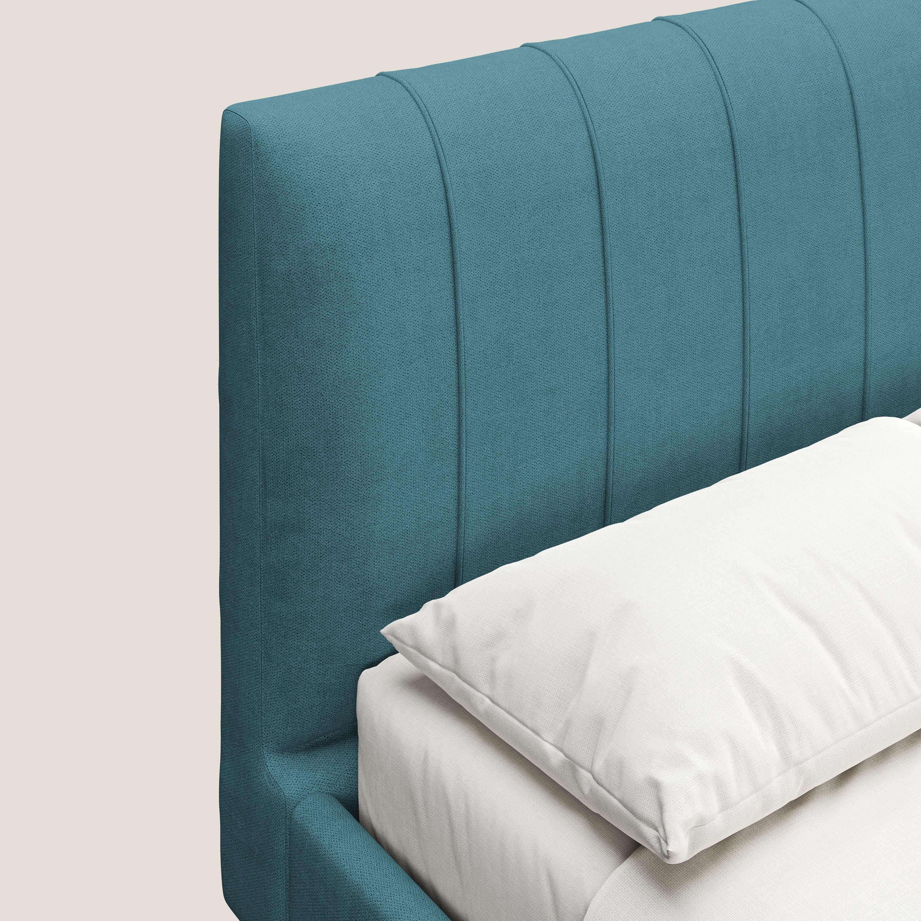 Selene letto imbottito con piedini naturali sfoderabile in tessuto impermeabile T02 azzurro - divani.store