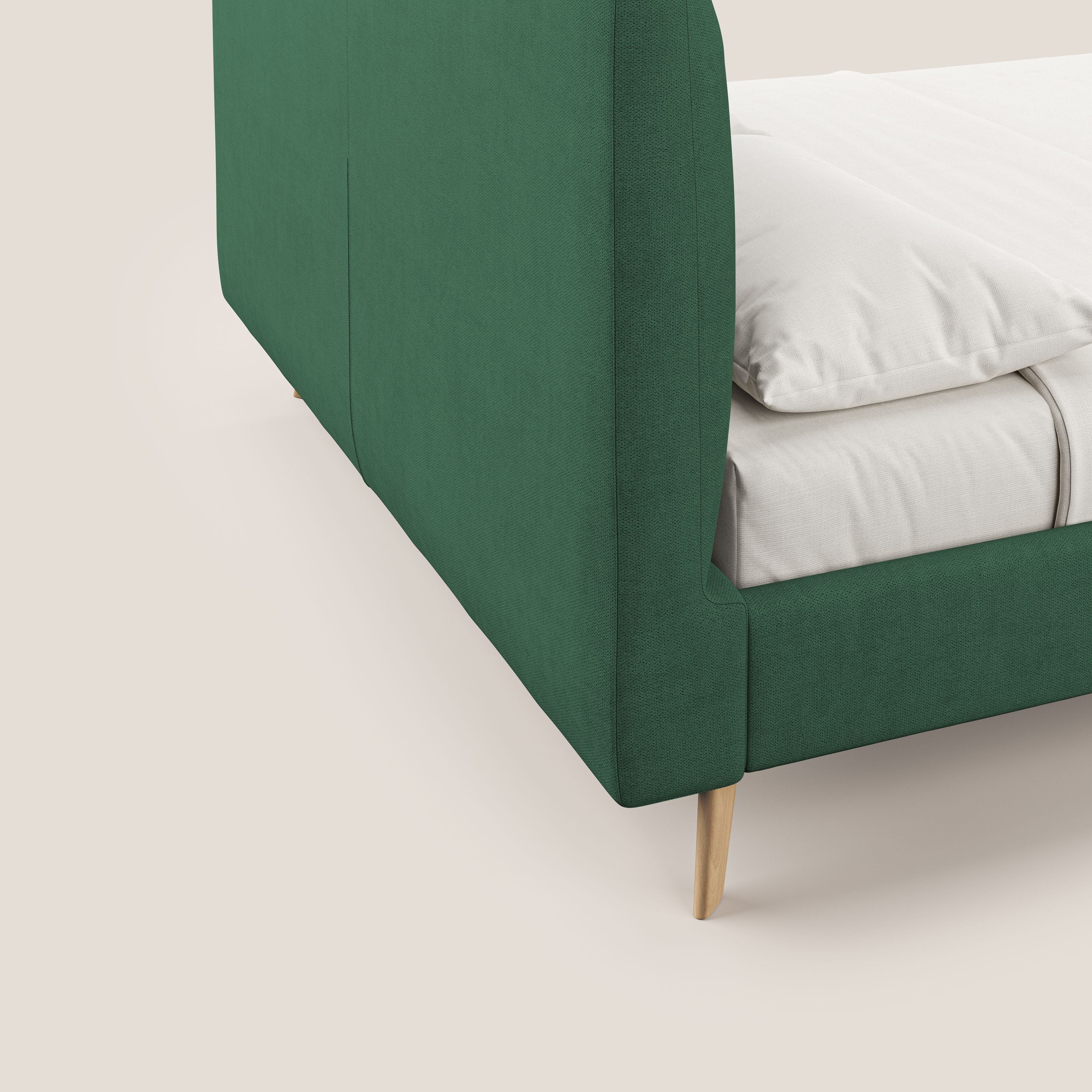 Selene letto imbottito con piedini naturali sfoderabile in tessuto impermeabile T02 verde - divani.store