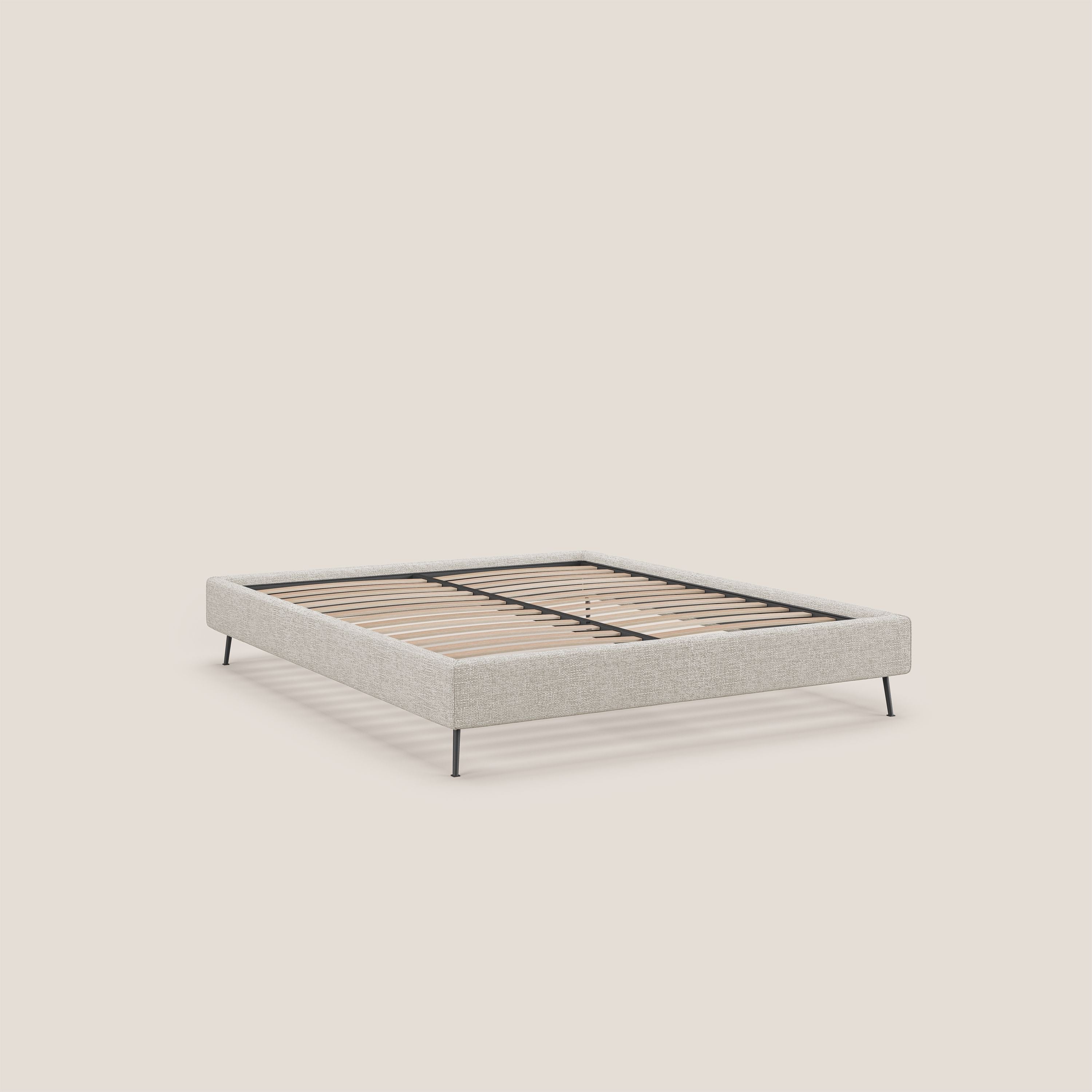 Steve sommier giroletto piedi alti in tessuto impermeabile T10 panna - divani.store