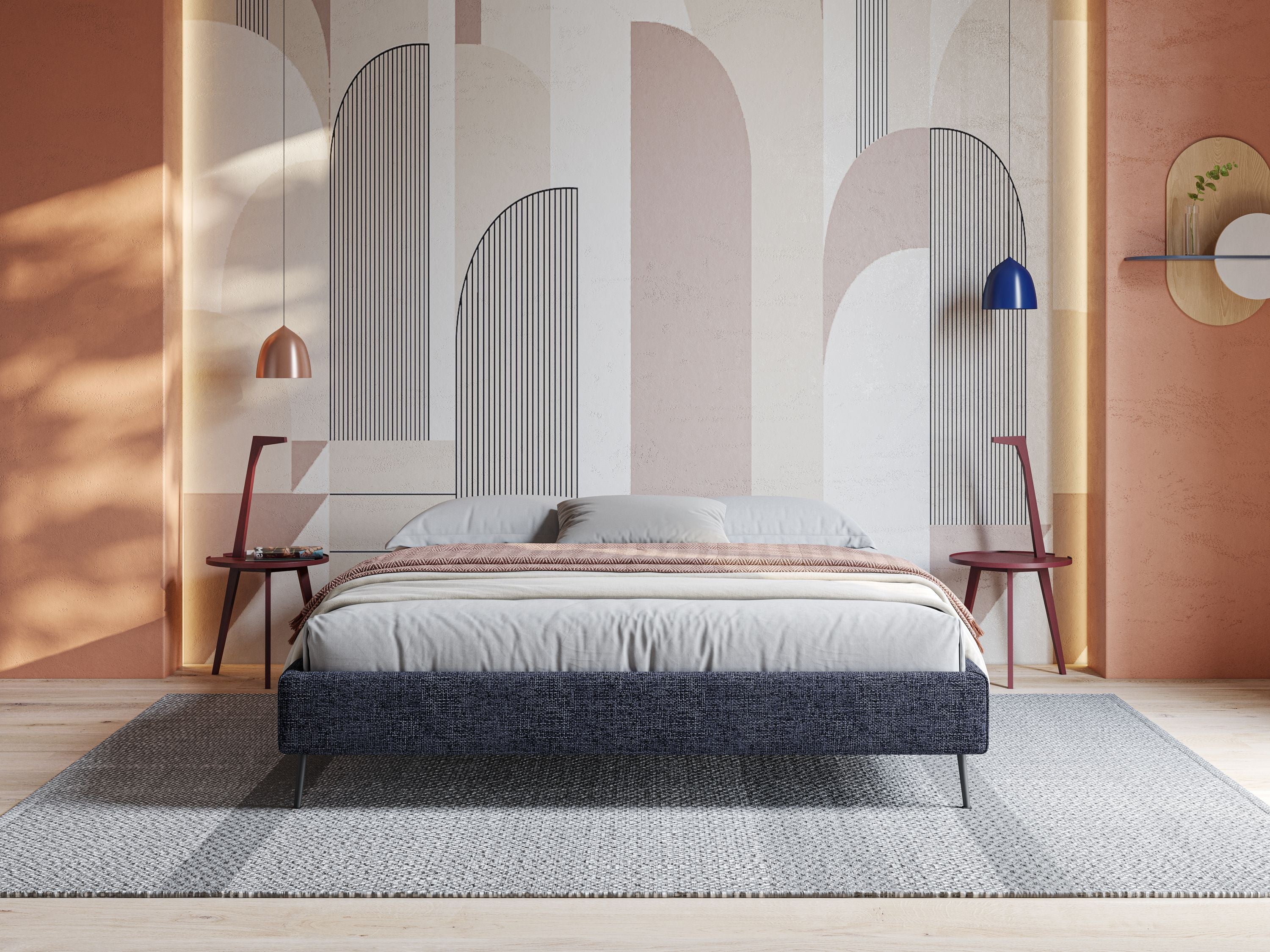 Una camera da letto moderna è caratterizzata dal letto Letti.store Steve sommier giroletto piedi alti in tessuto impermeabile T10 blu su un tappeto grigio, con opere d'arte geometrica astratta alle pareti, sedie minimaliste, luci a sospensione e piccole piante che aggiungono uno stile caldo ed elegante.