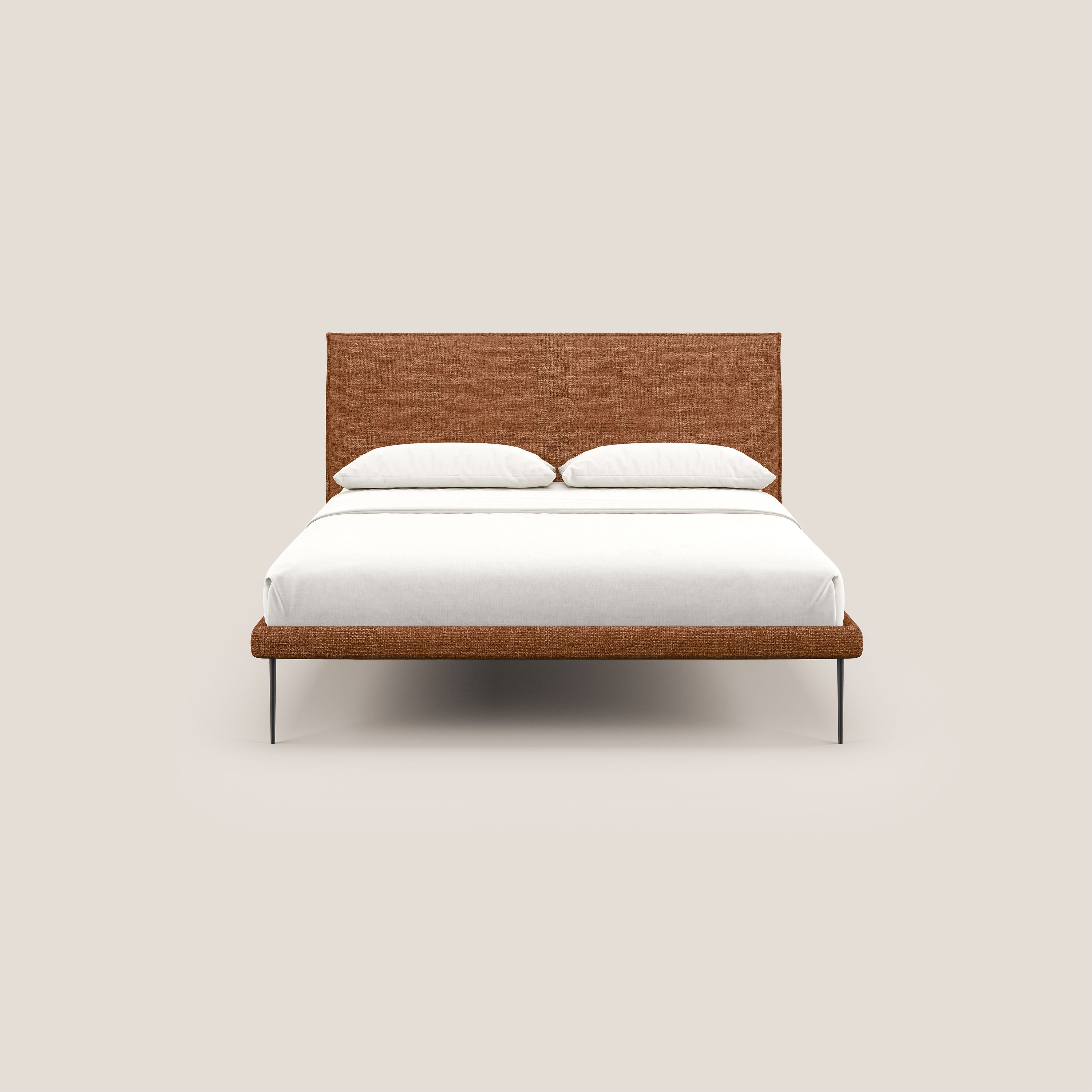 Theo letto imbottito moderno sfoderabile con piedi alti in metallo in tessuto impermeabile T10 arancio - divani.store