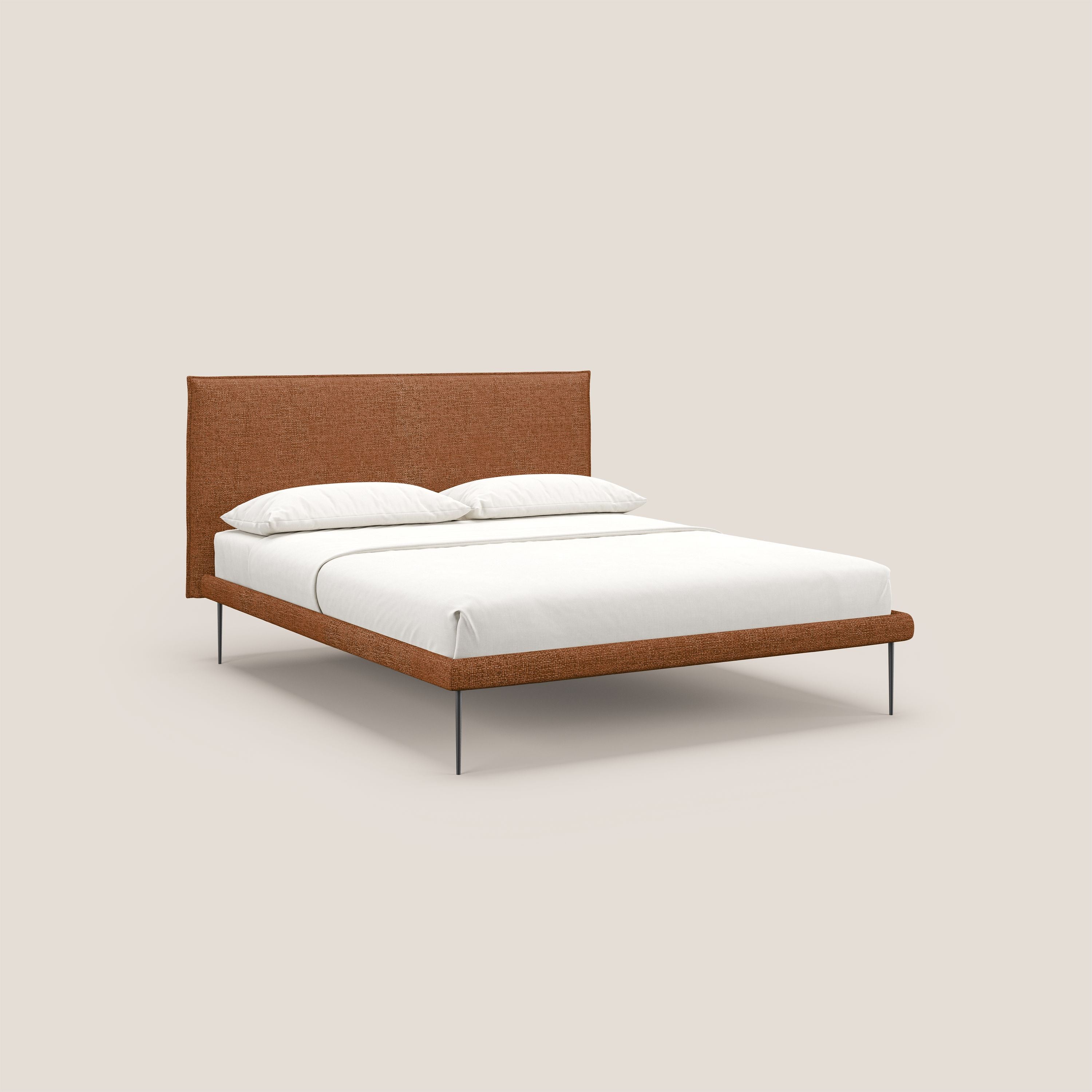 Theo letto imbottito moderno sfoderabile con piedi alti in metallo in tessuto impermeabile T10 arancio - divani.store