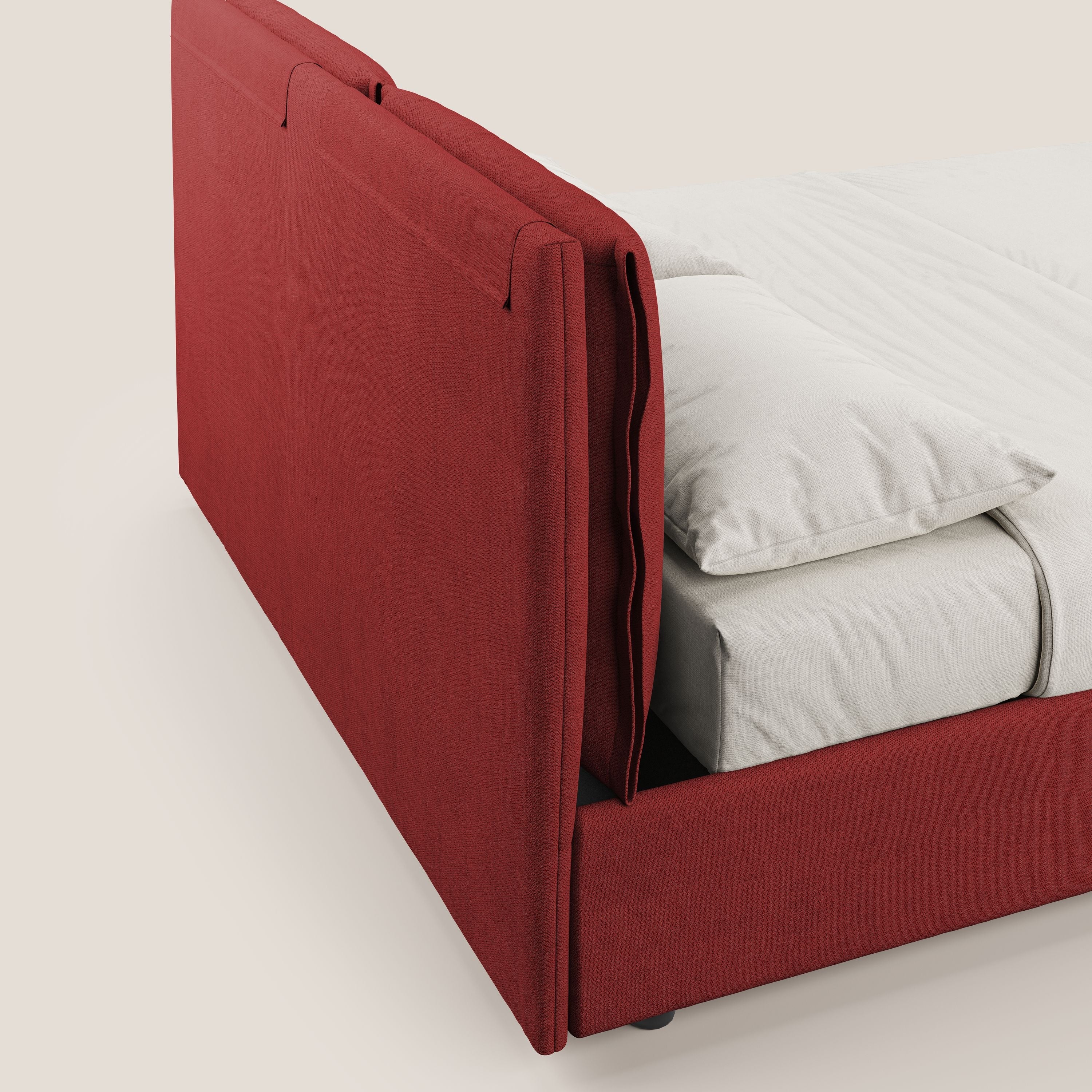Travis letto contenitore con cuscini mobili trapuntati in tessuto impermeabile T02 rosso - divani.store