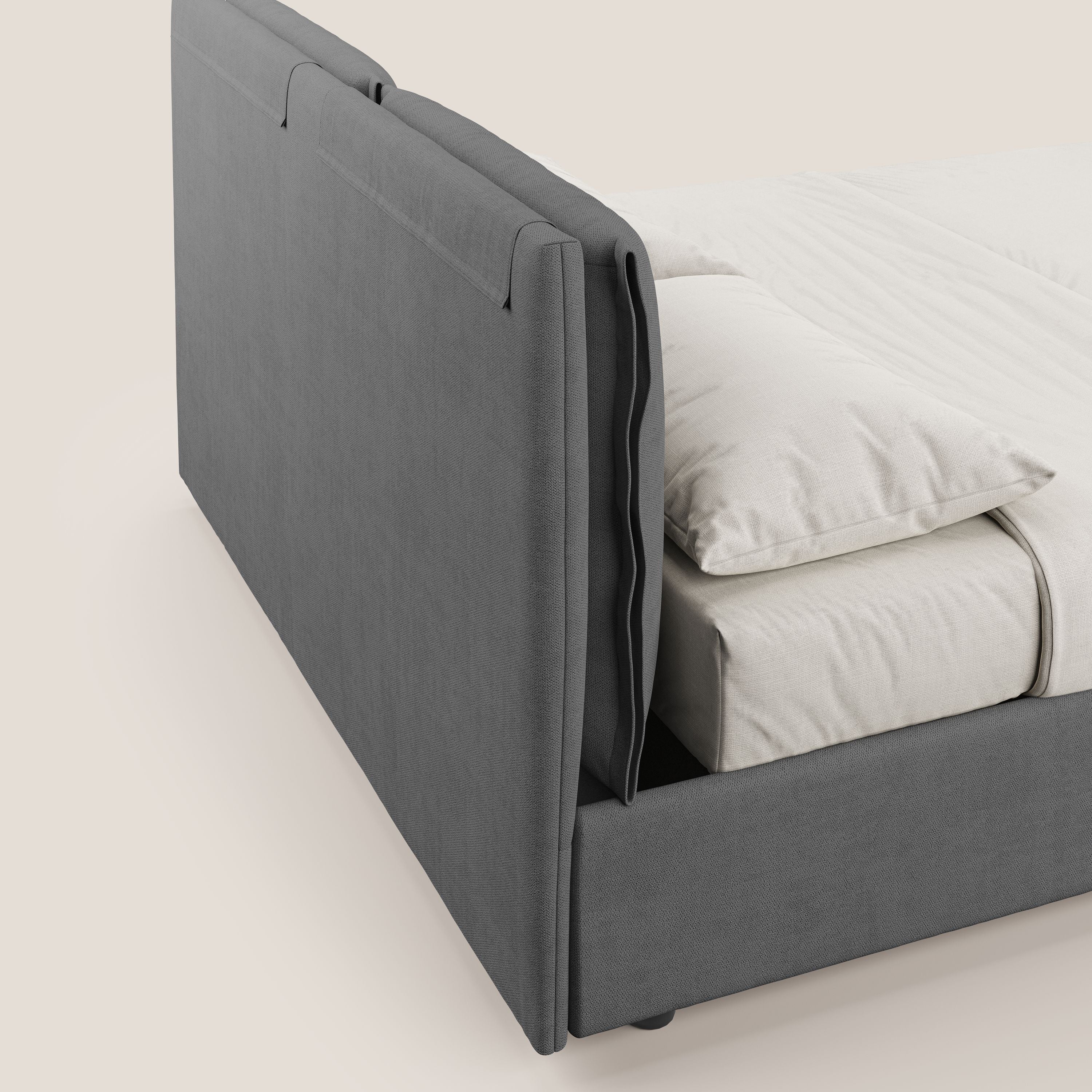 Travis letto contenitore con cuscini mobili trapuntati in tessuto impermeabile T02 grigio - divani.store