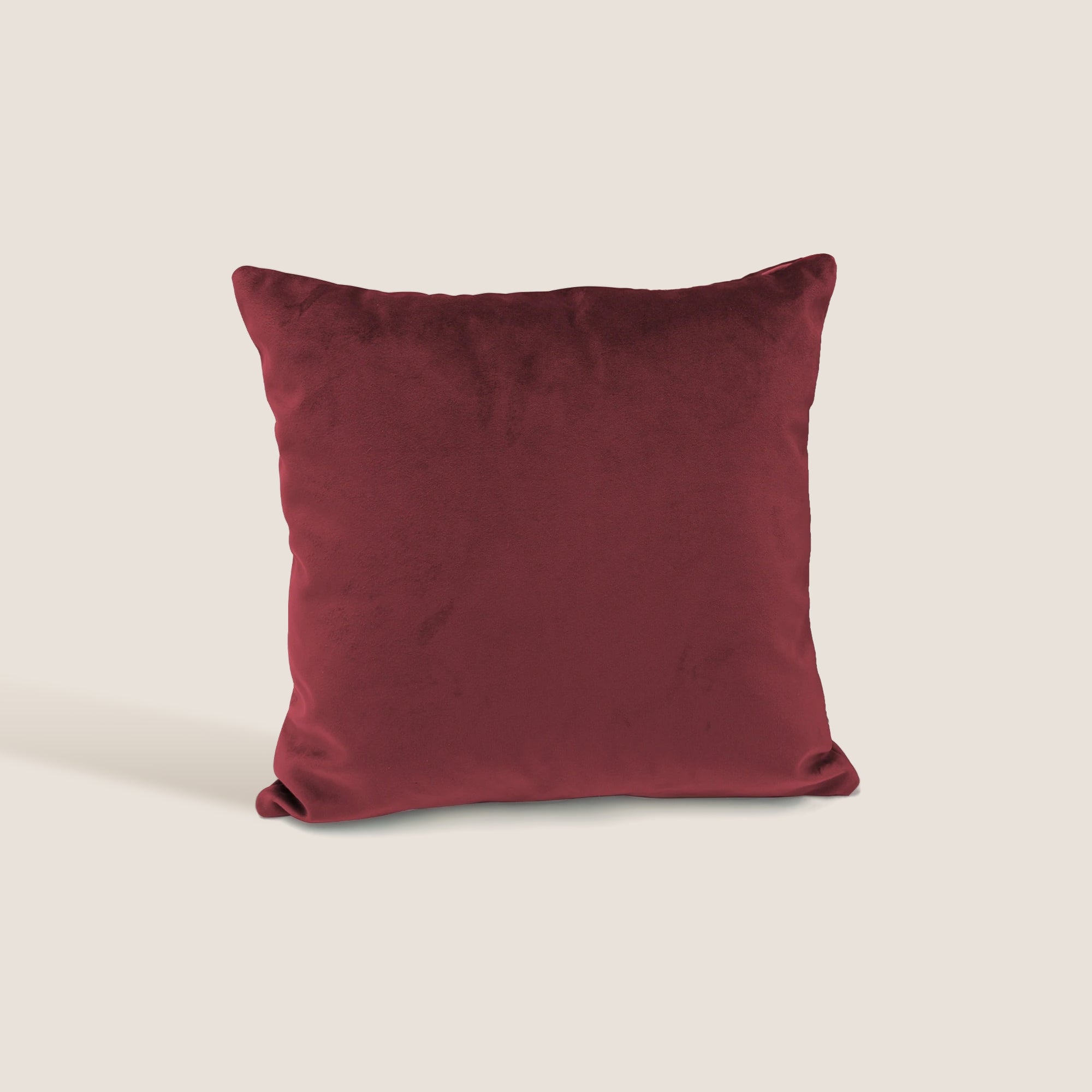 Velluto cuscini quadrati disponibile in diverse colorazioni in velluto impermeabile bordeaux - divani.store