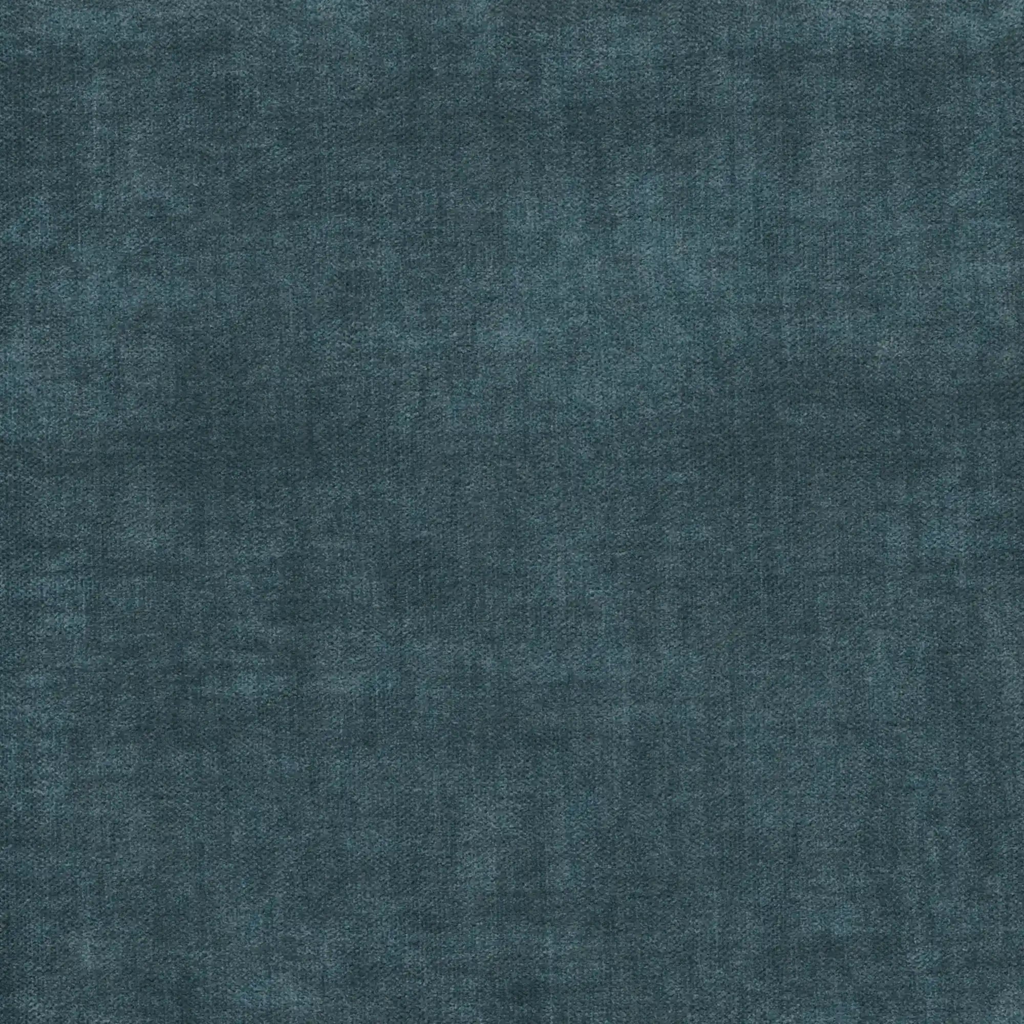 Un primo piano del divano a 2 posti estraibile Titano di Divani.Store in verde acqua scuro, realizzato in tessuto smacchiabile certificato Oeko-Tex® dalla consistenza morbida e vellutata, perfetto per conferire eleganza e comfort agli spazi contemporanei. Non sono visibili né motivi né oggetti.