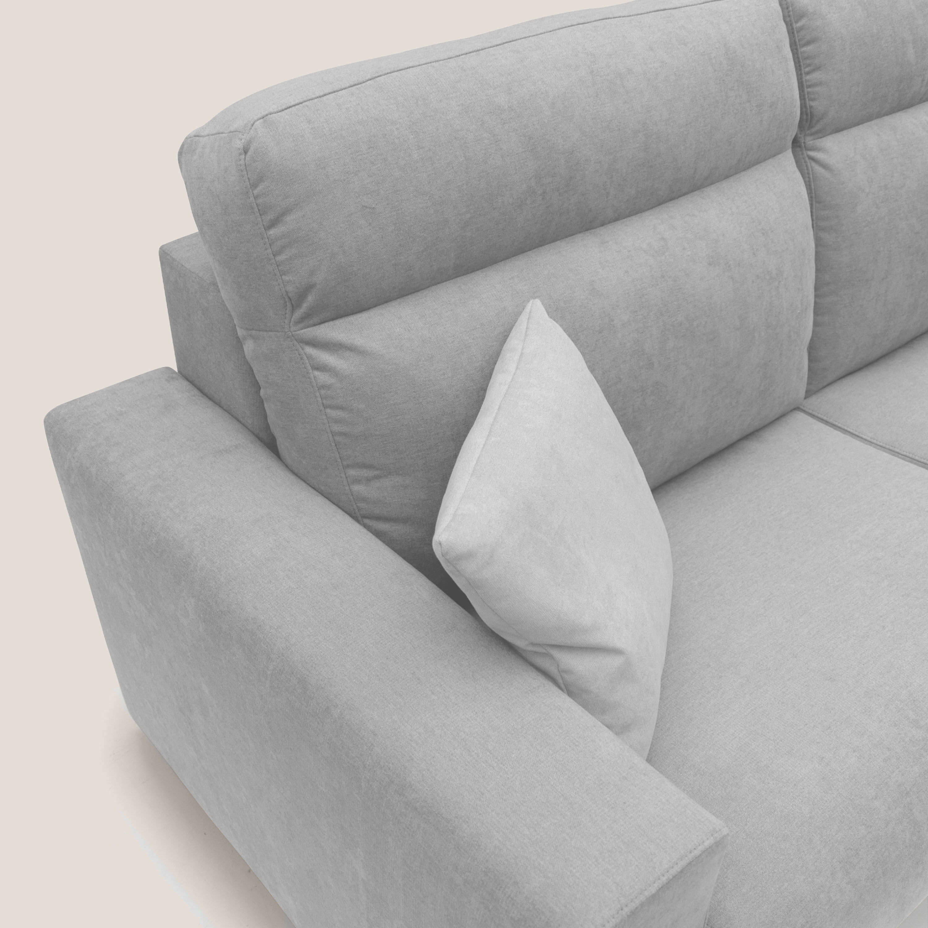 Nikita Divano letto matrimoniale con schienale morbido alto e rivestimento T02 grigio chiaro - divani.store