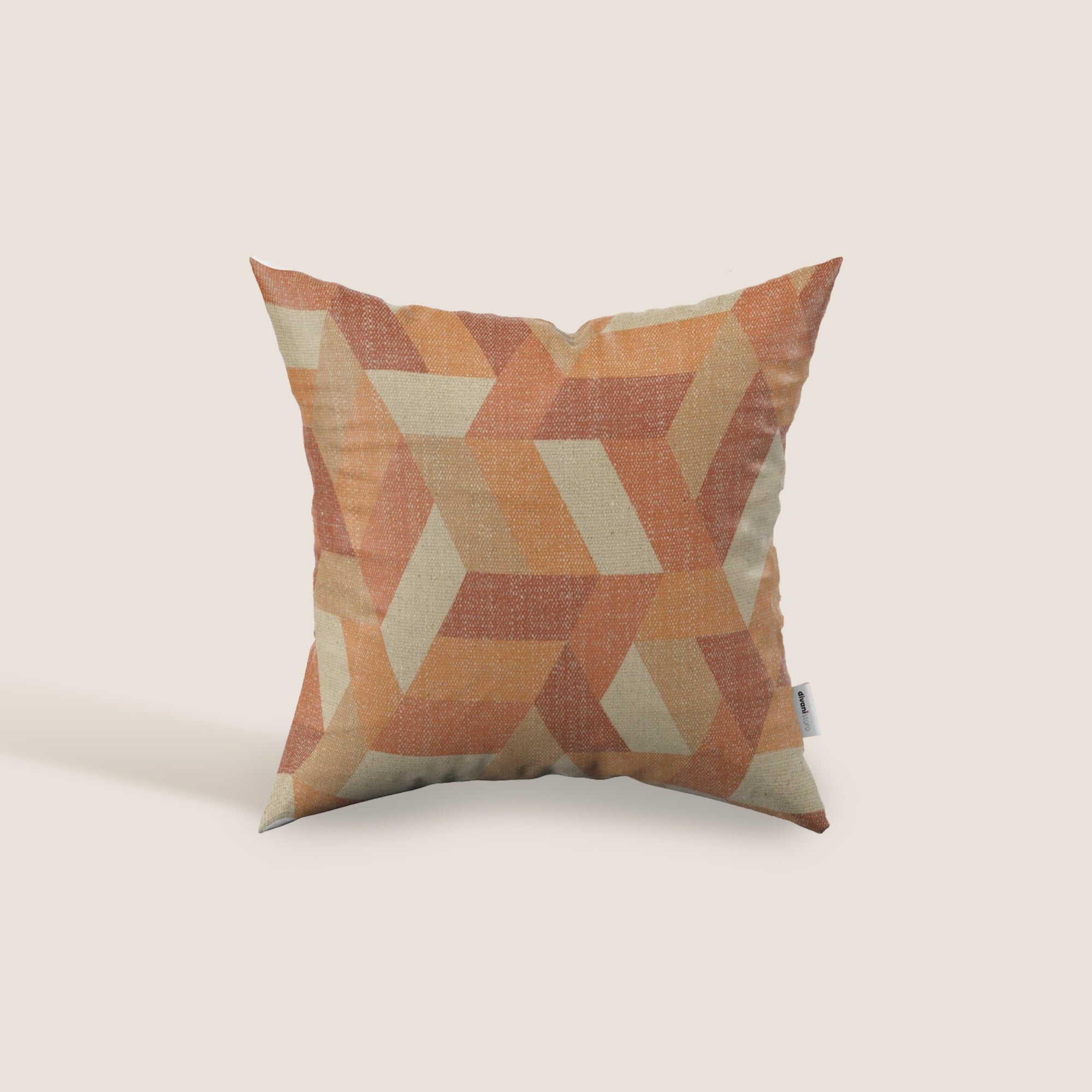 Unreal cuscini a fantasia geometriche in tessuto idrorepellente disponibile in diverse colorazioni arancio - divani.store