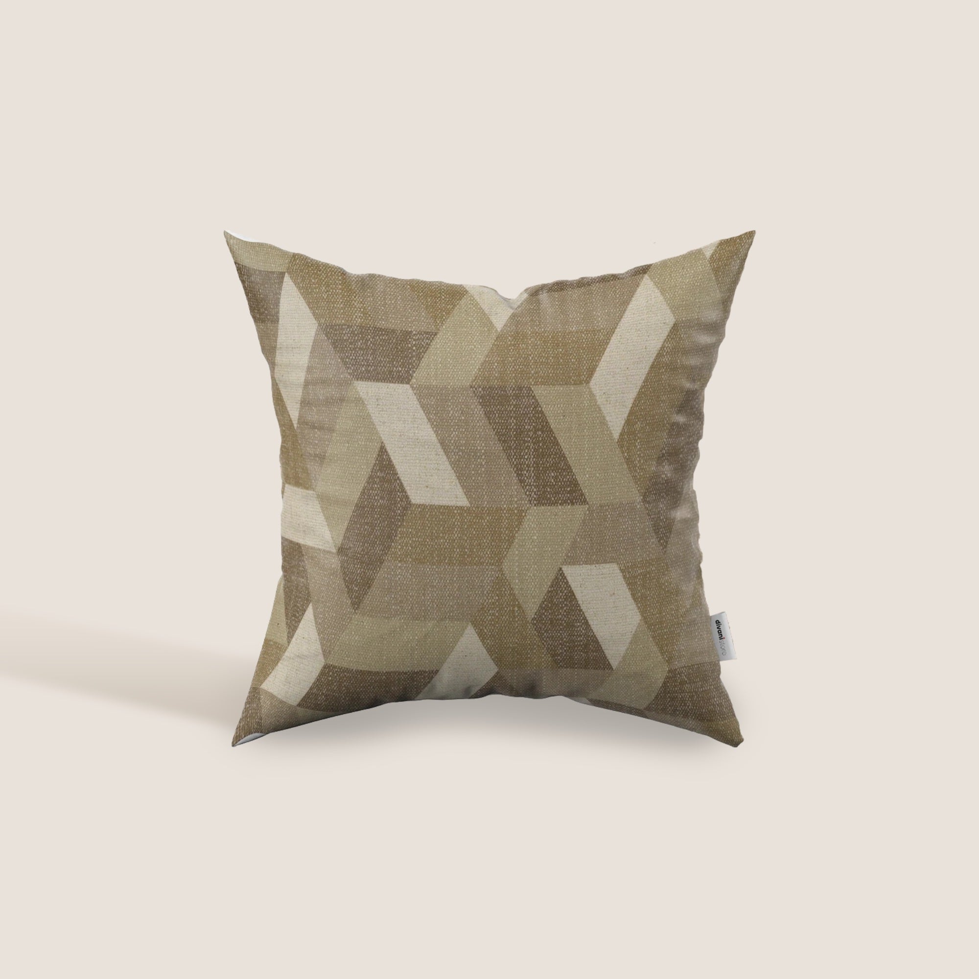 Unreal cuscini a fantasia geometriche in tessuto idrorepellente disponibile in diverse colorazioni beige - divani.store