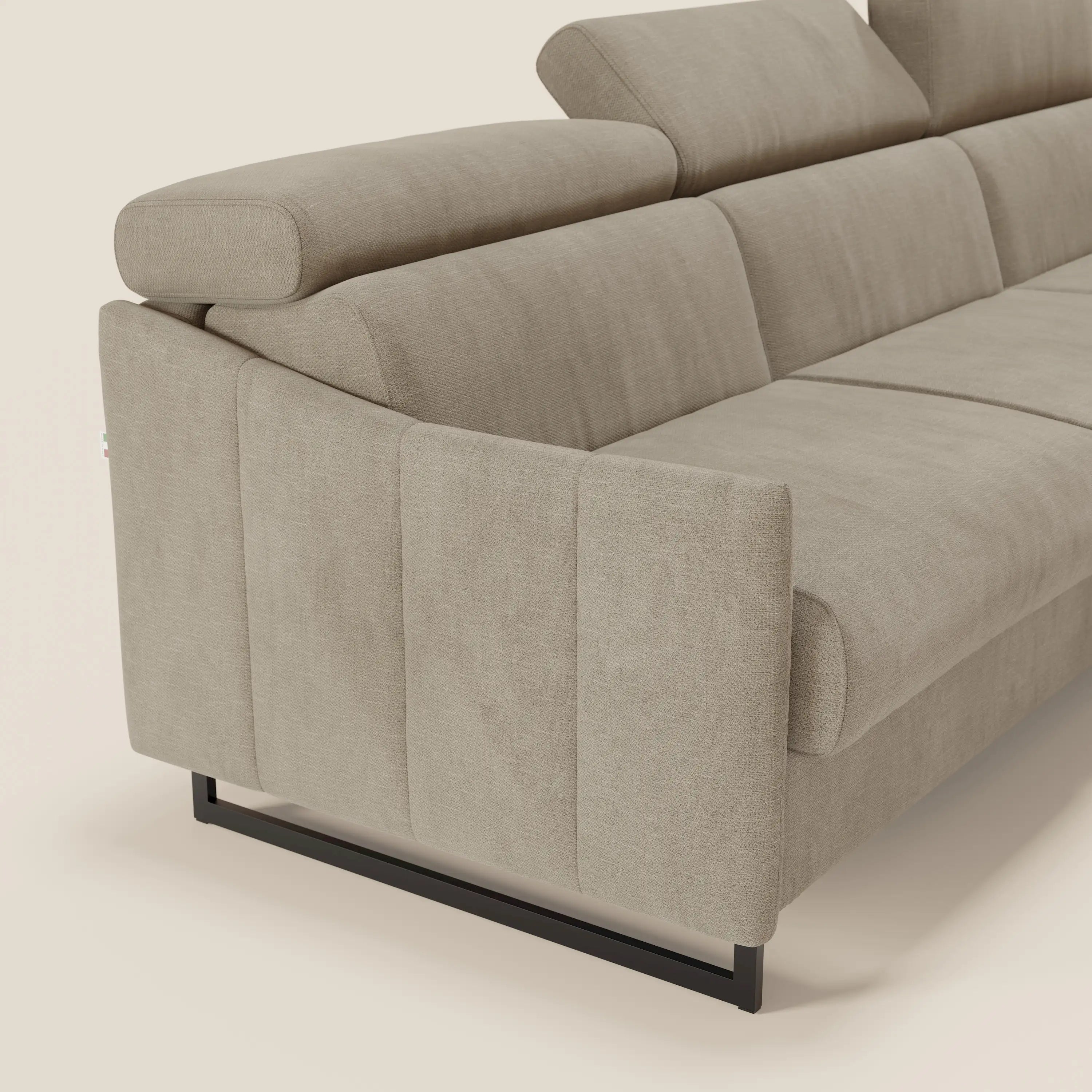 Loto Divano Letto Angolare con Penisola contenitore, Poggiatesta, Materasso Alto H18 in morbido tessuto impermeabile T14 - divani.store