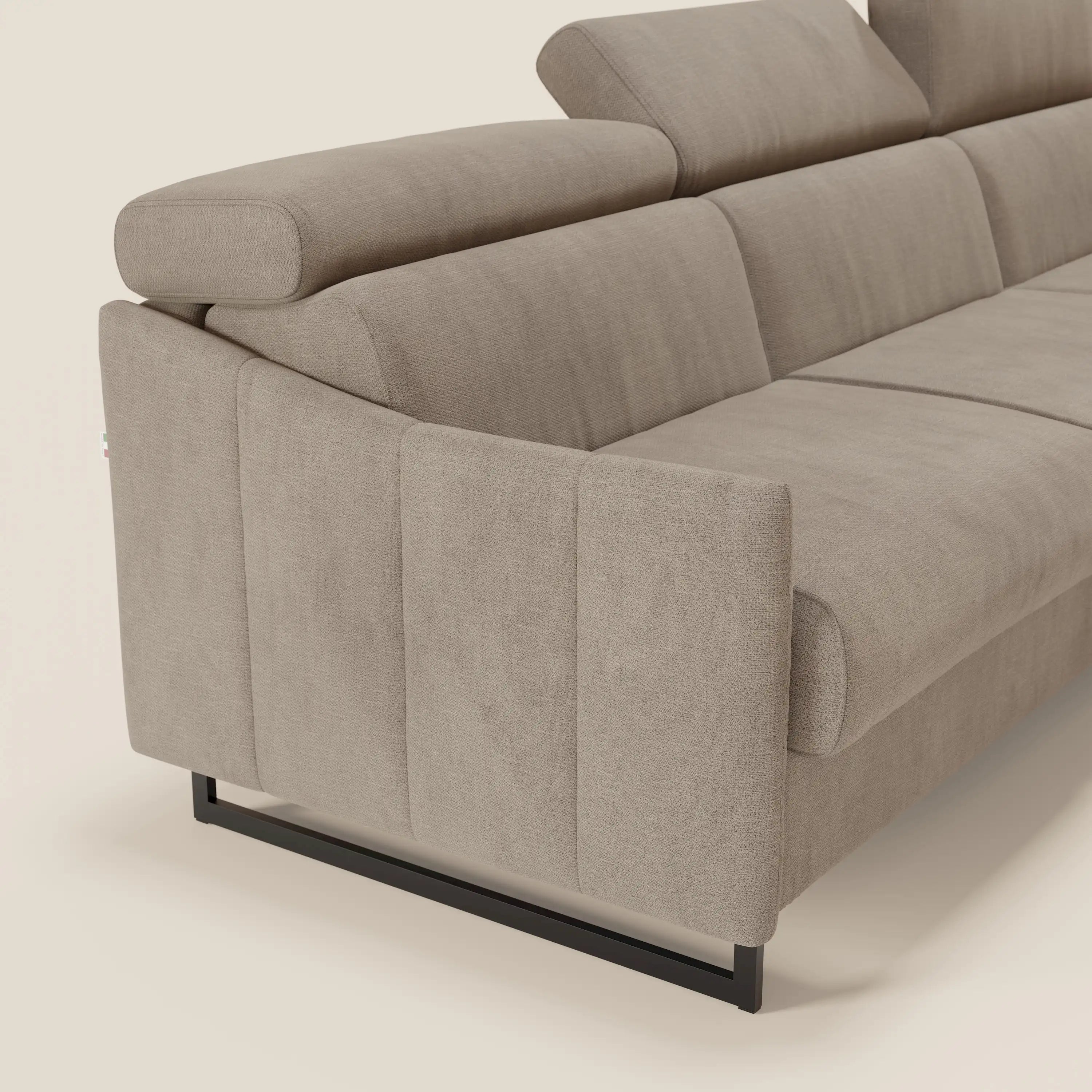 Loto Divano Letto Angolare con Penisola contenitore, Poggiatesta, Materasso Alto H18 in morbido tessuto impermeabile T14 - divani.store