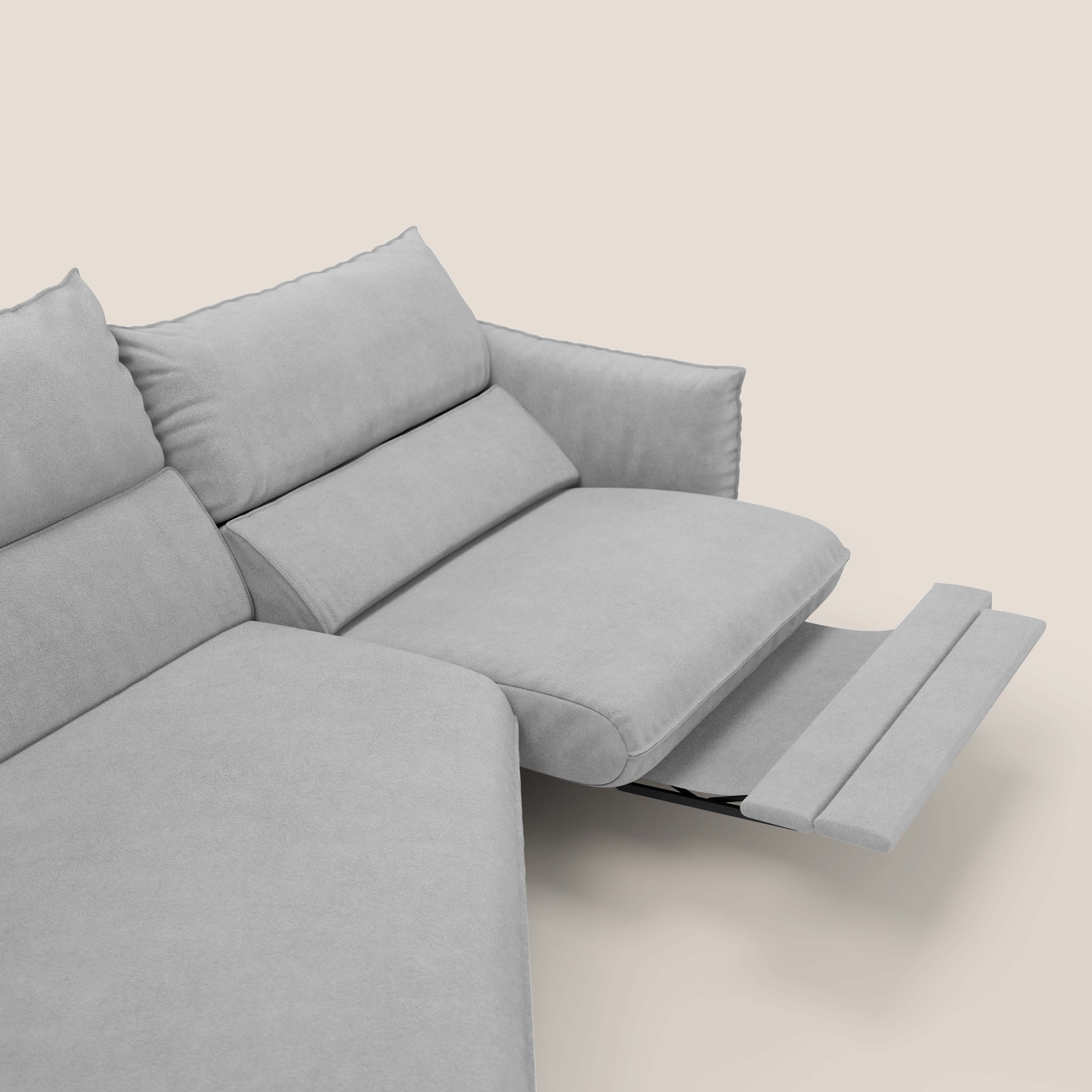 Monamour divano moderno angolare con opzione relax elettrico in microfibra smacchiabile impermeabile T11 grigio chiaro - divani.store