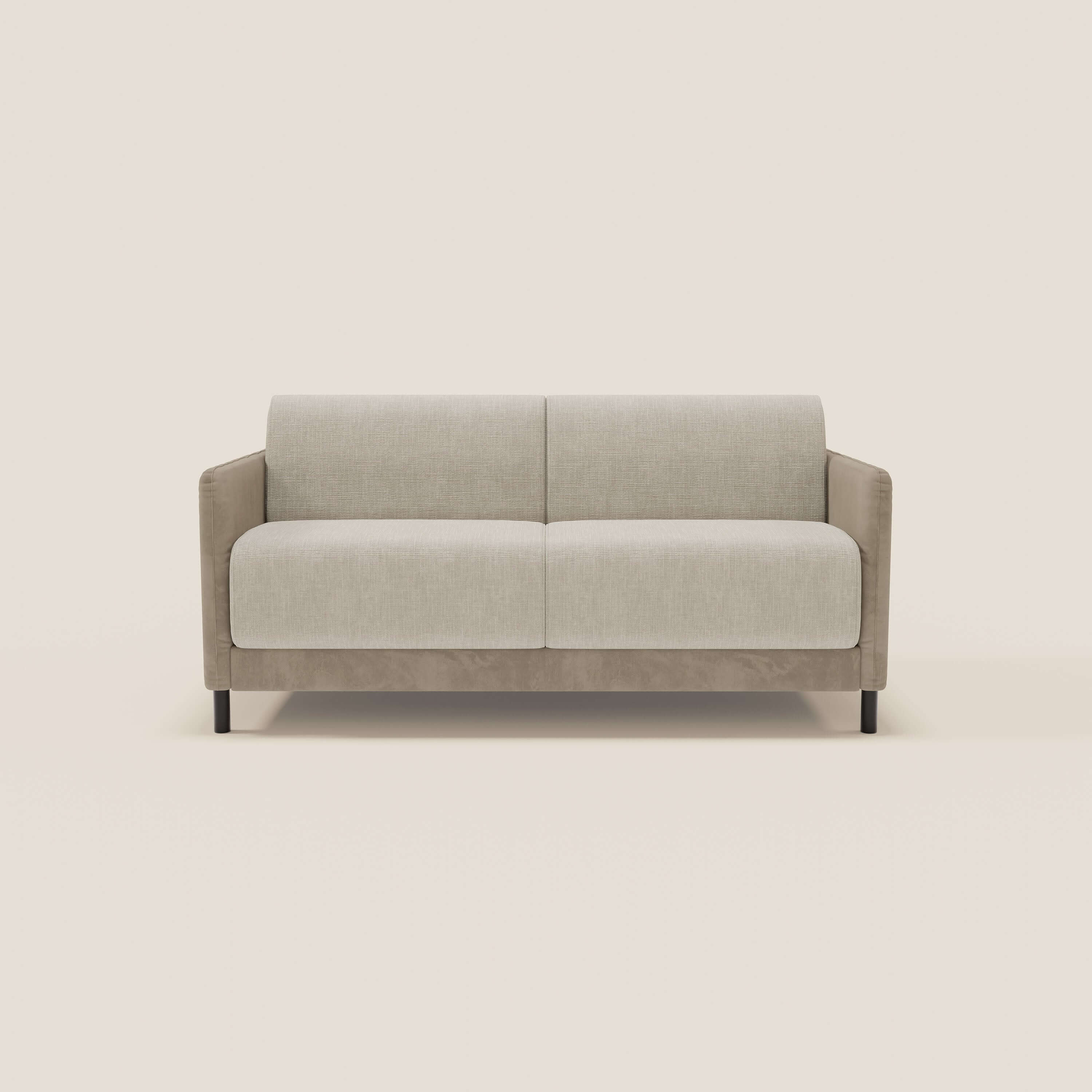 Il divano letto Narciso 160 cm di Divani.Store è caratterizzato da cuscini quadrati, braccioli semplici, gambe corte nere e design minimalista. Comprende un letto da 120x197 cm con materasso H16 cm, in smacchiabile microfibra e tessuto impermeabile T06 tortora-panna.