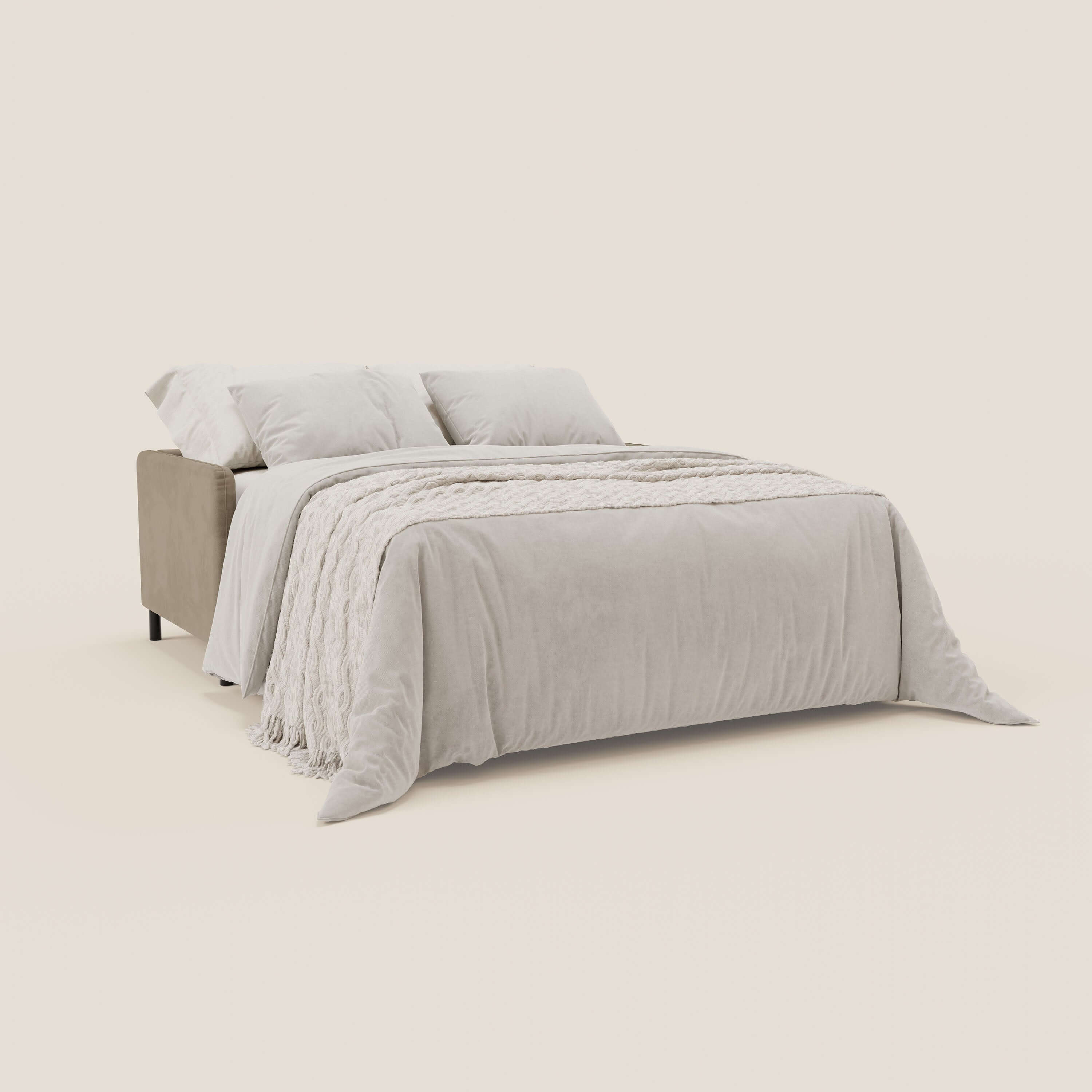 Il divano letto Narciso 160 cm di Divani.Store, con materasso 120x197 cm H16 cm e DOGHE, è caratterizzato da una struttura in microfibra smacchiabile e da un elegante tessuto impermeabile T06 tortora-panna, proposto con un piumino panna e cuscini coordinati.