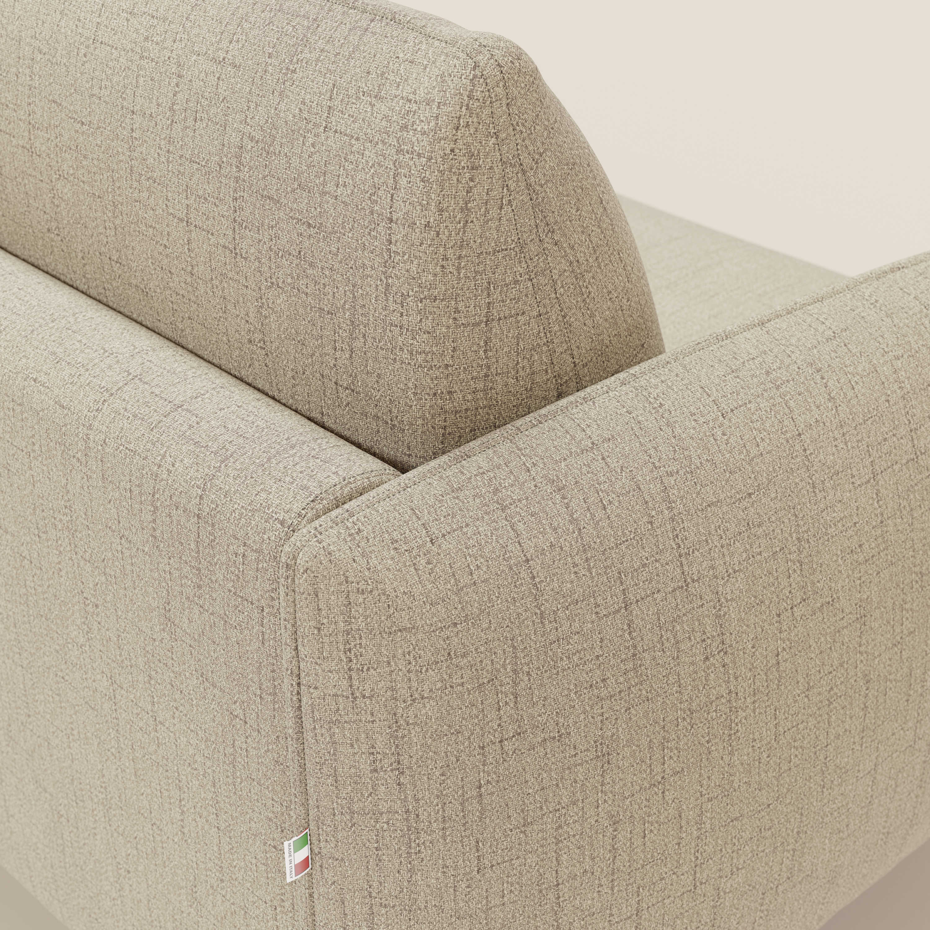 Ninfea divano letto Design Morbido con Piedini alti in Metallo e Materasso H18 cm in tessuto impermeabile T03 - divani.store