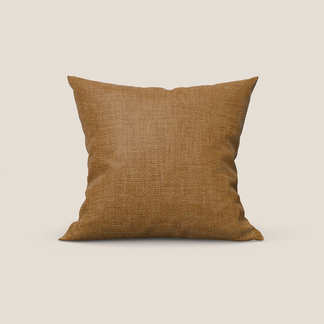 Lyon cuscino disponibile in diversi colori realizzato in morbido tessuto intrecciato impermeabile T06 ocra - divani.store