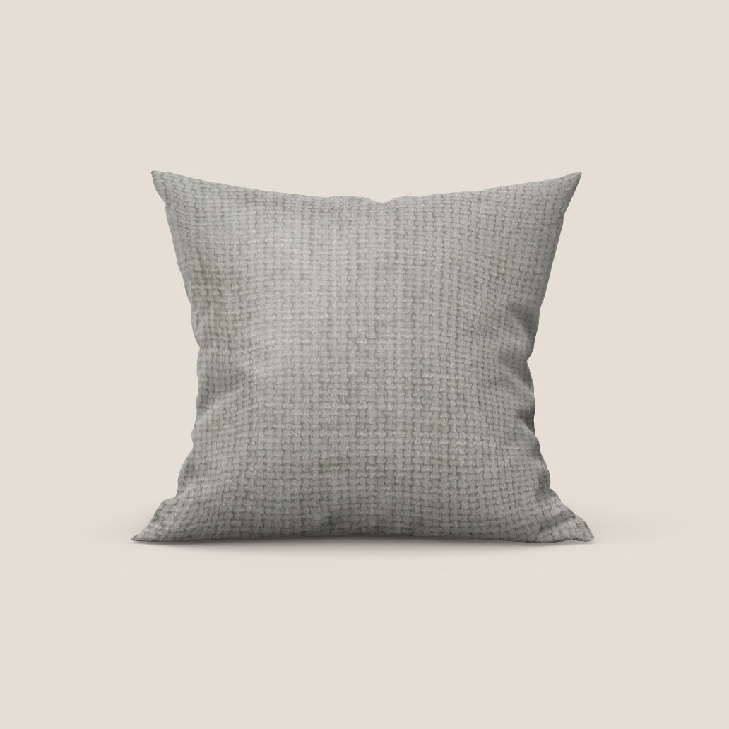 Montana cuscino disponibile in diversi colori realizzato in morbido tessuto a trama grossa impermeabile T10 tortora - divani.store