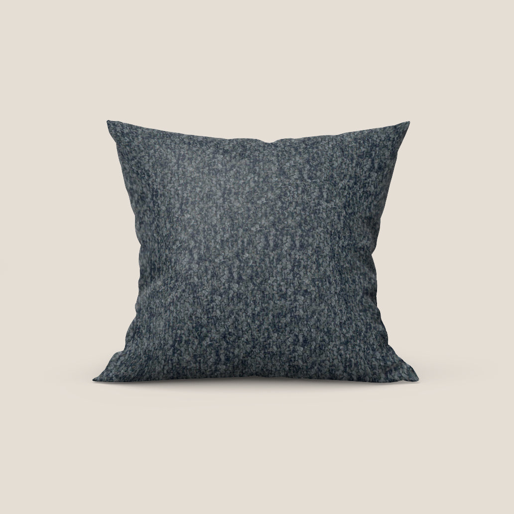 Sonic cuscino disponibile in diversi colori realizzato in pregiato bouclé smacchiabile T12 antracite - divani.store