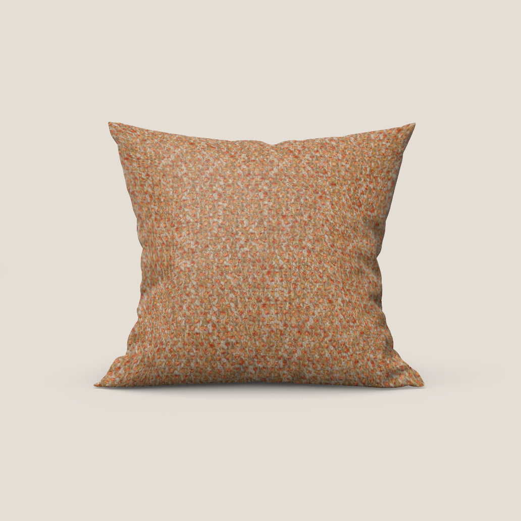 Sonic cuscino disponibile in diversi colori realizzato in pregiato bouclé smacchiabile T12 arancio - divani.store