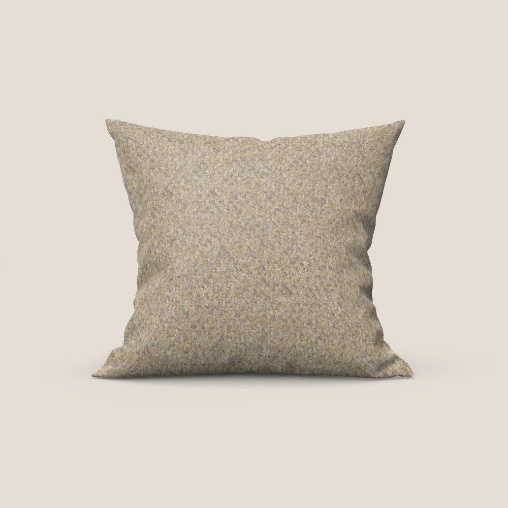 Sonic cuscino disponibile in diversi colori realizzato in pregiato bouclé smacchiabile T12 beige - divani.store
