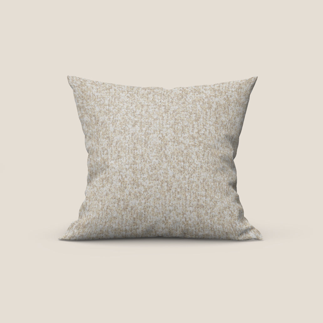 Sonic cuscino disponibile in diversi colori realizzato in pregiato bouclé smacchiabile T12 panna - divani.store