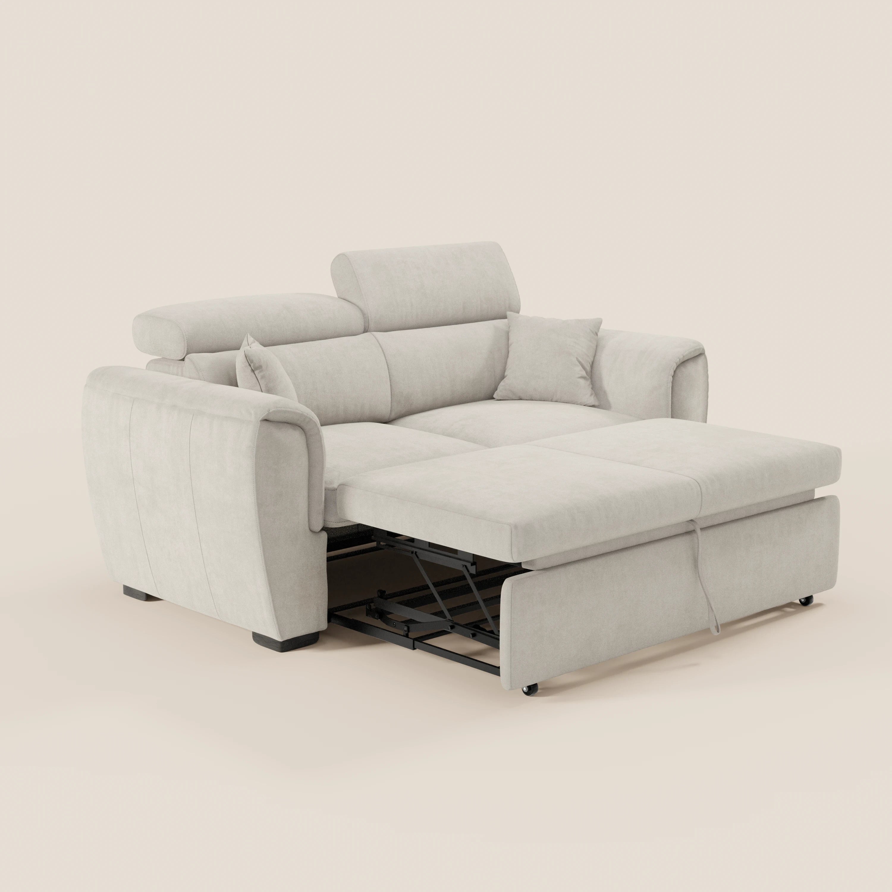 Il divano a 2 posti estraibile Titano di Divani.Store è dotato di poggiatesta reclinabili, braccioli imbottiti e un tessuto beige chiaro Oeko-Tex® resistente alle macchie. La seduta estraibile si trasforma in letto; due cuscini coordinati completano questo pratico salvaspazio.