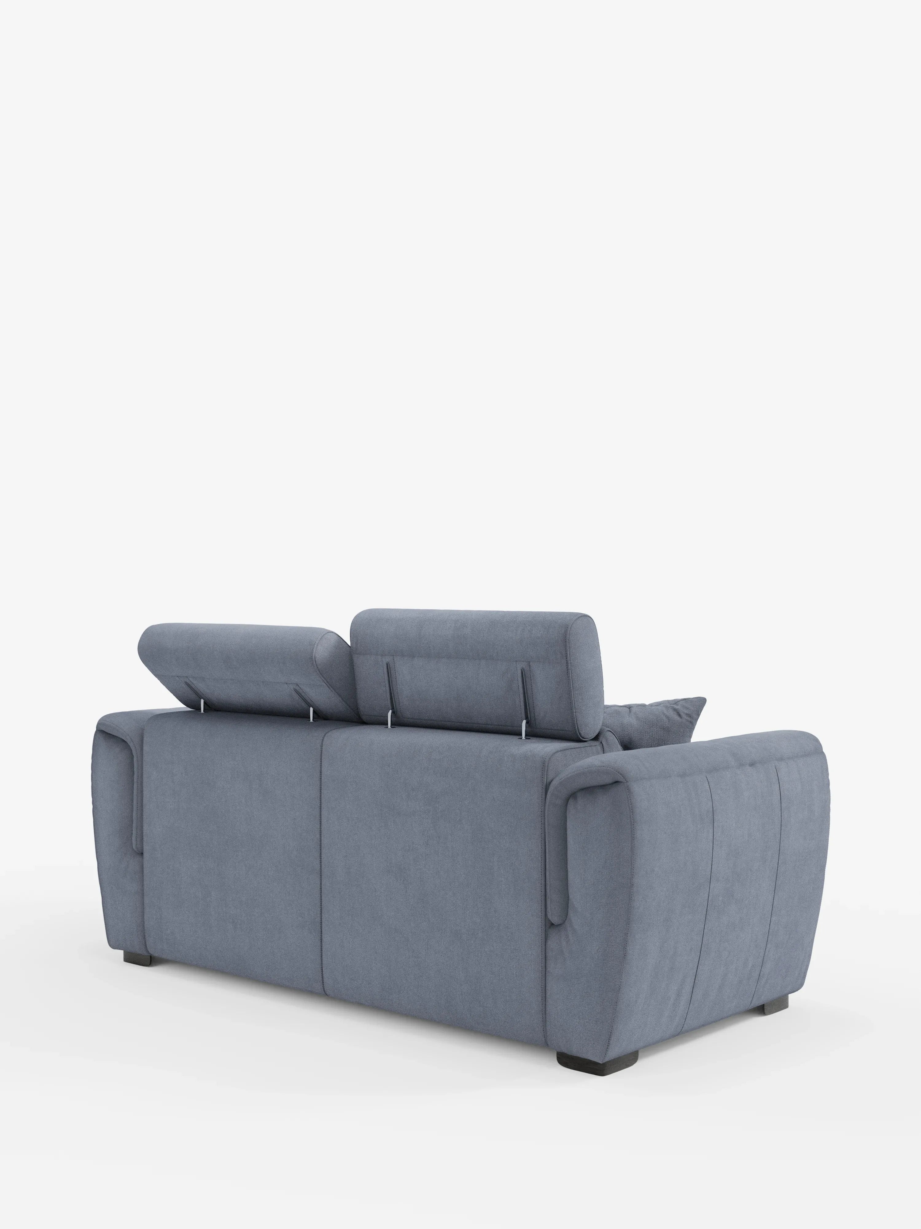 Un moderno divano a 2 posti estraibile Titano di Divani.Store, rivestito in tessuto blu-grigio Oeko-Tex® antimacchia, è raffigurato visto da dietro. Questo divano contemporaneo è dotato di due poggiatesta reclinabili, morbidi braccioli e poggia su eleganti piedini neri. Il suo design compatto presenta una finitura morbida e ruvida e disegna una silhouette elegante su uno sfondo bianco a tinta unita.