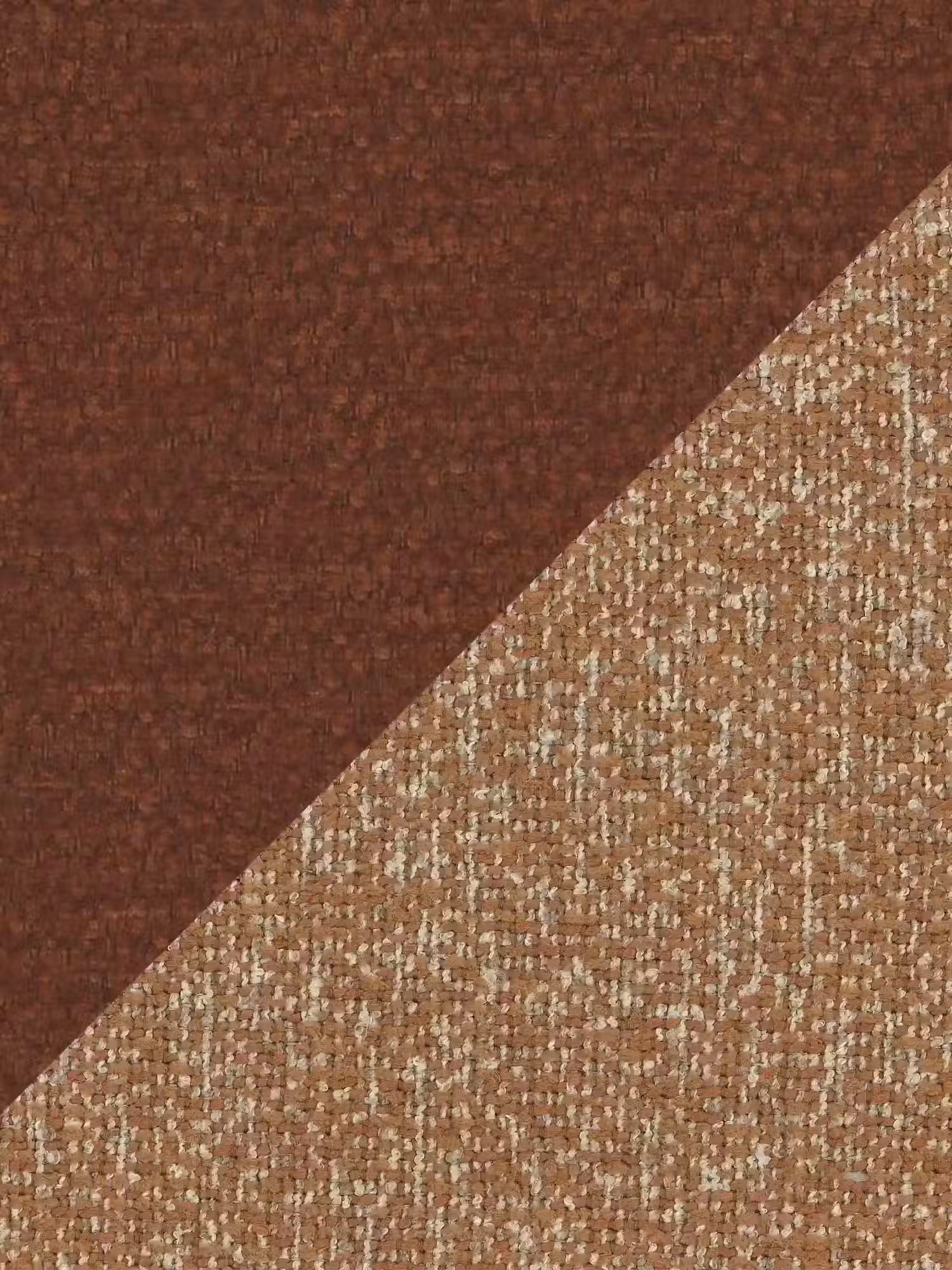 Divisione diagonale di due tessuti testurizzati: nella parte in alto a sinistra spicca un tessuto di colore marrone-rossastro intenso, mentre in basso a destra si nota un tessuto marrone chiaro intrecciato con fili color cuoio e beige che creano un delicato effetto screziato. Entrambe le sezioni presentano dettagli di trama evidenti e distintivi, che le rendono ideali per mettere in risalto il letto imbottito bicolore con vano contenitore VALKIRIA di Letti.store, oppure per aggiungere un raffinato