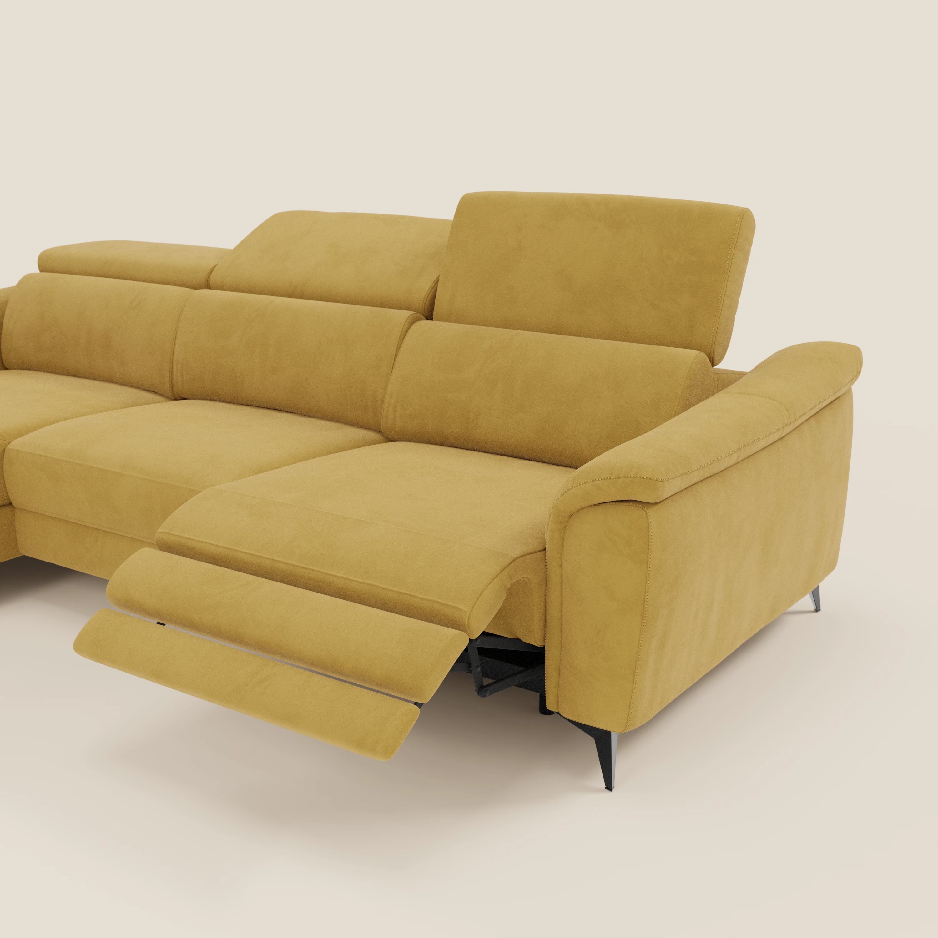 Arcos Sofa mit Halbinsel – hohe Füße und verstellbare Kopfstützen aus wasserfester Mikrofaser T11 gelb