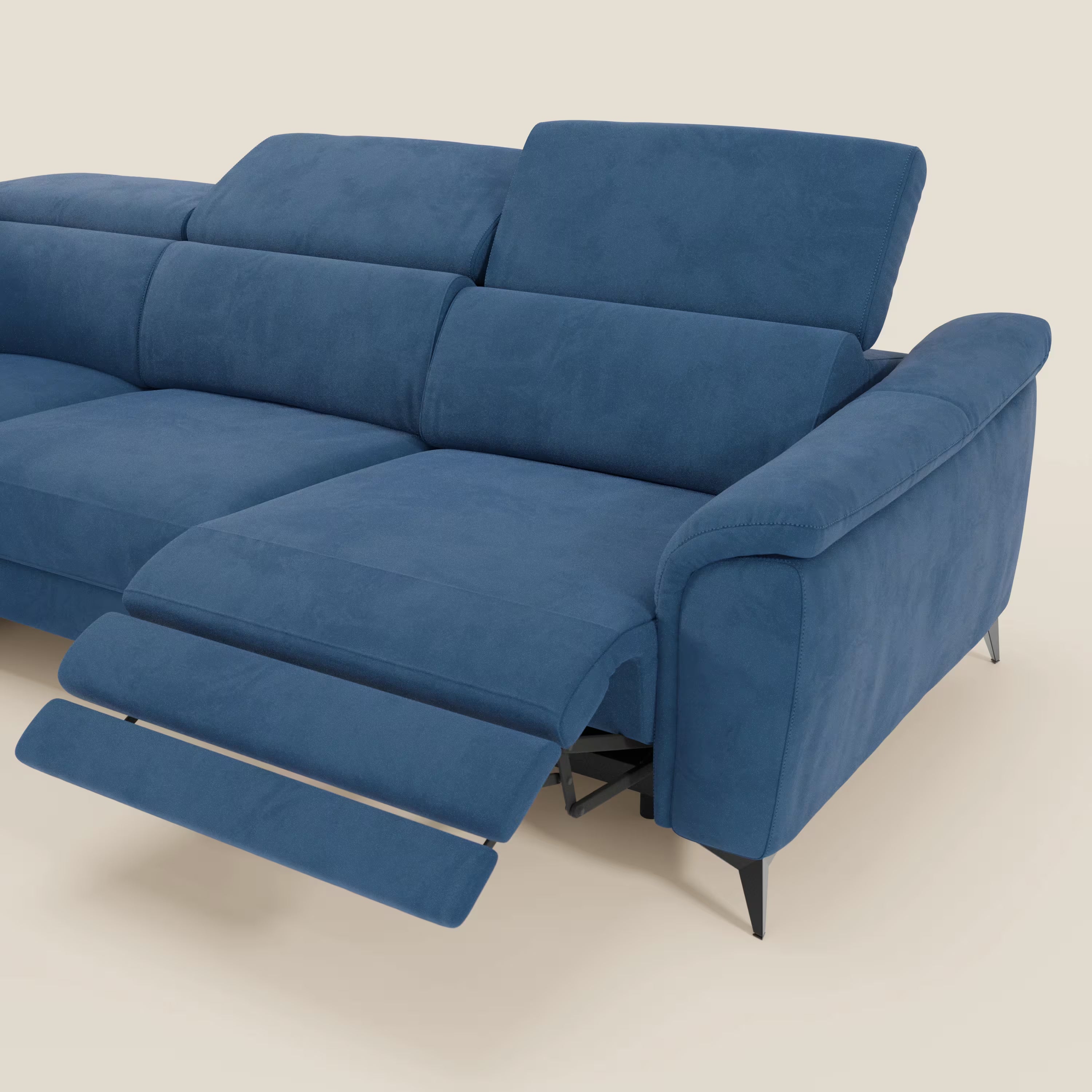 Arcos Ecksofa – hohe Füße und verstellbare Kopfstützen aus wasserfester Mikrofaser T11 blau