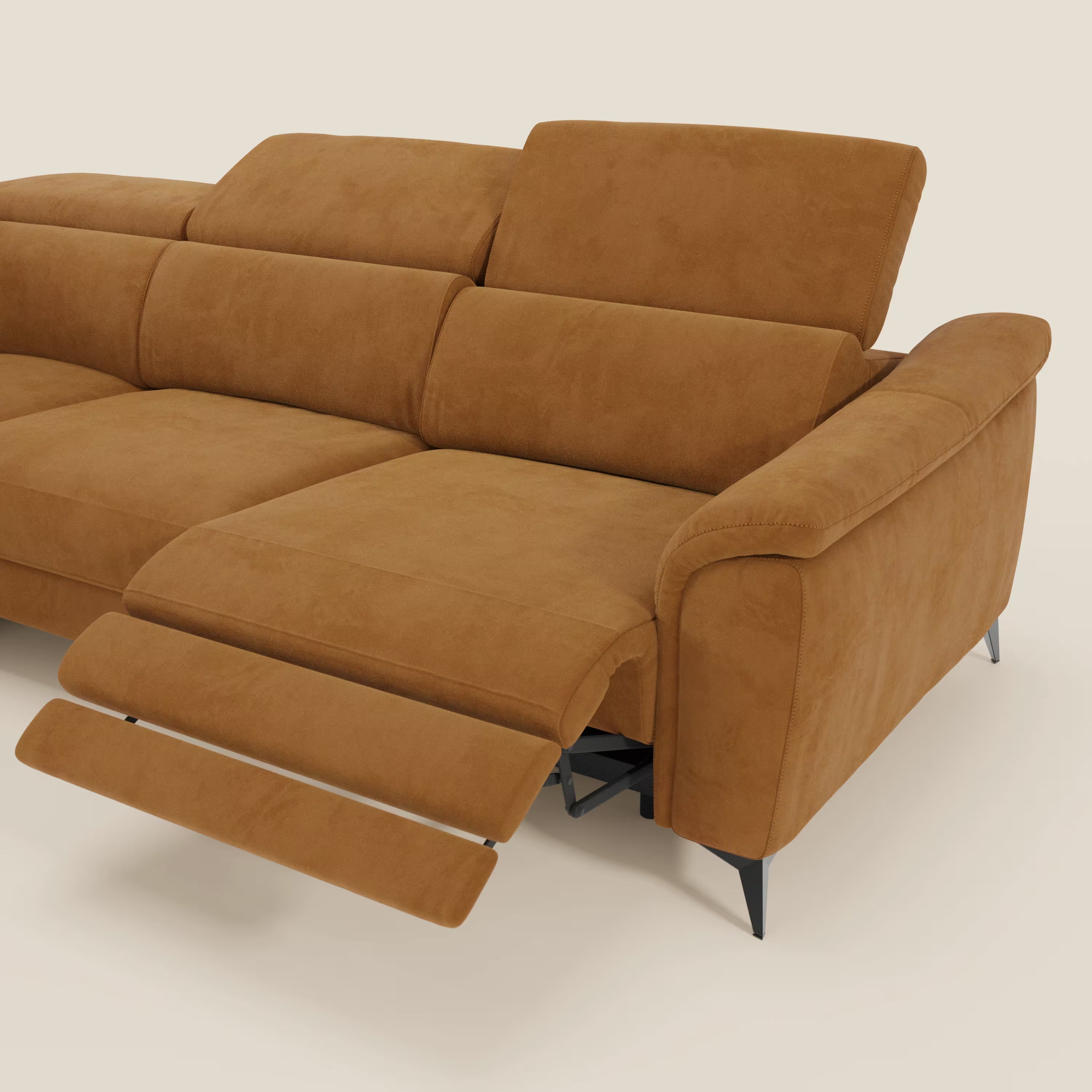 Arcos Ecksofa – hohe Füße und verstellbare Kopfstützen aus wasserfester Mikrofaser T11 lederfarben