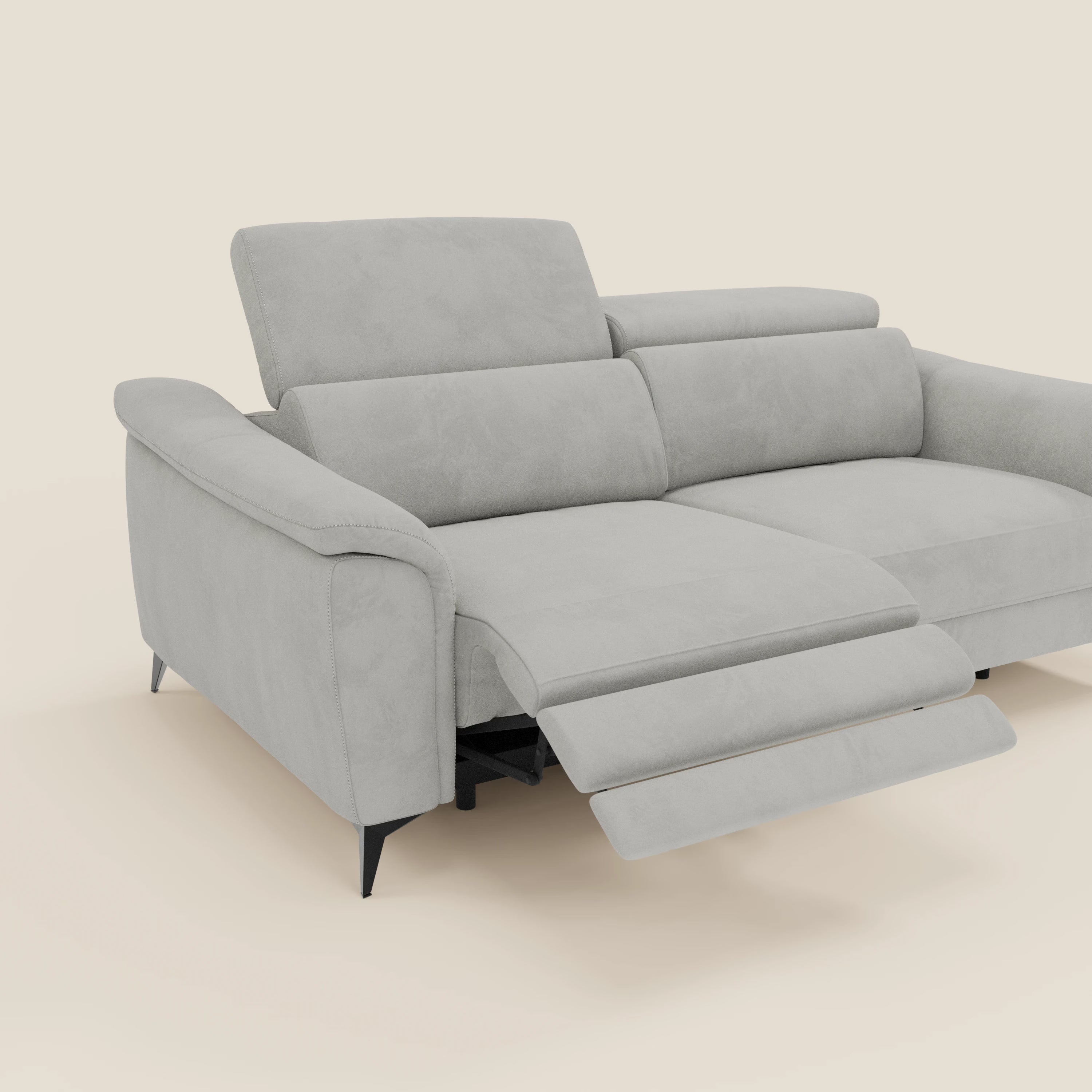 Arcos 3-Sitzer-Sofa – hohe Füße und verstellbare Kopfstützen aus wasserabweisender Mikrofaser T11 hellgrau