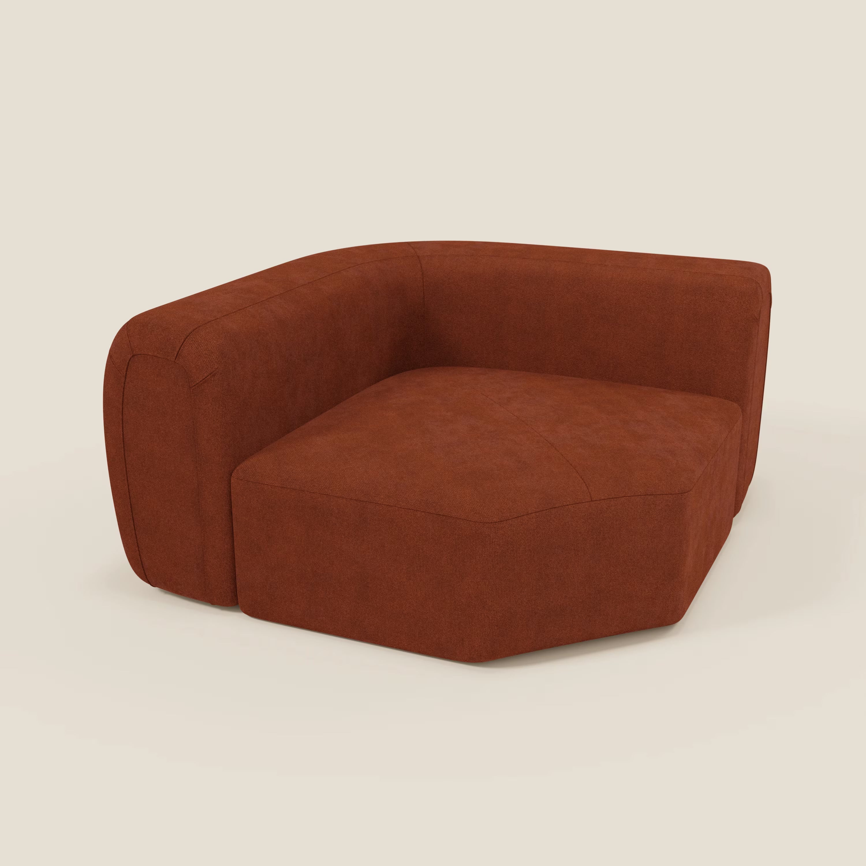 Il Bonbon Modulo angolare di Divani.Store è un moderno divano angolare senza braccioli in tessuto antimacchia T23 ruggine, caratterizzato da linee morbide e angolari e da un profilo basso, su uno sfondo beige chiaro.