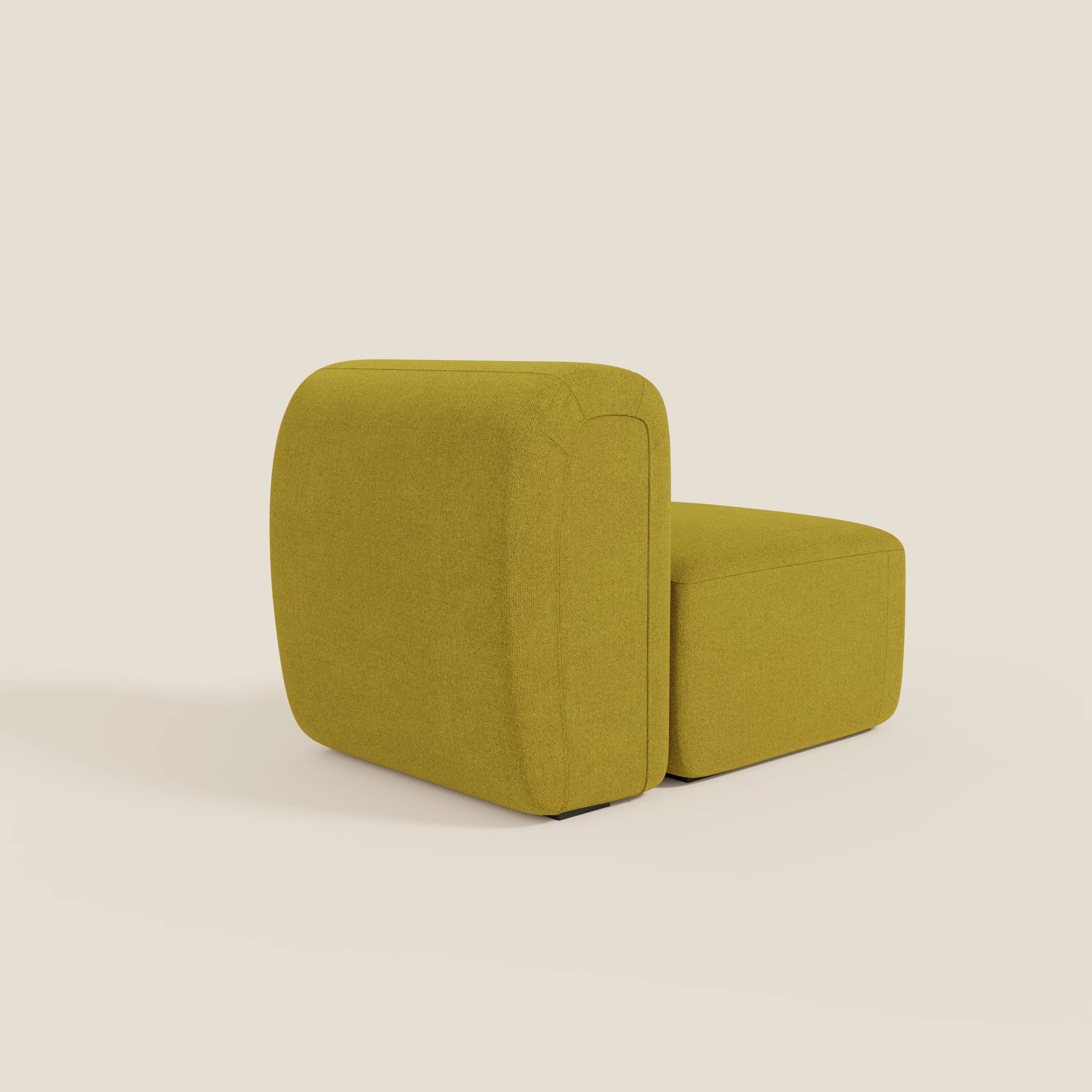 Il BonBon modulo centrale 70 cm di Divani.Store è un elemento componibile senza bracciolo in tessuto smacchiabile T23 giallo sole, dal design boxy e minimal con bordi arrotondati e seduta bassa su sfondo beige.
