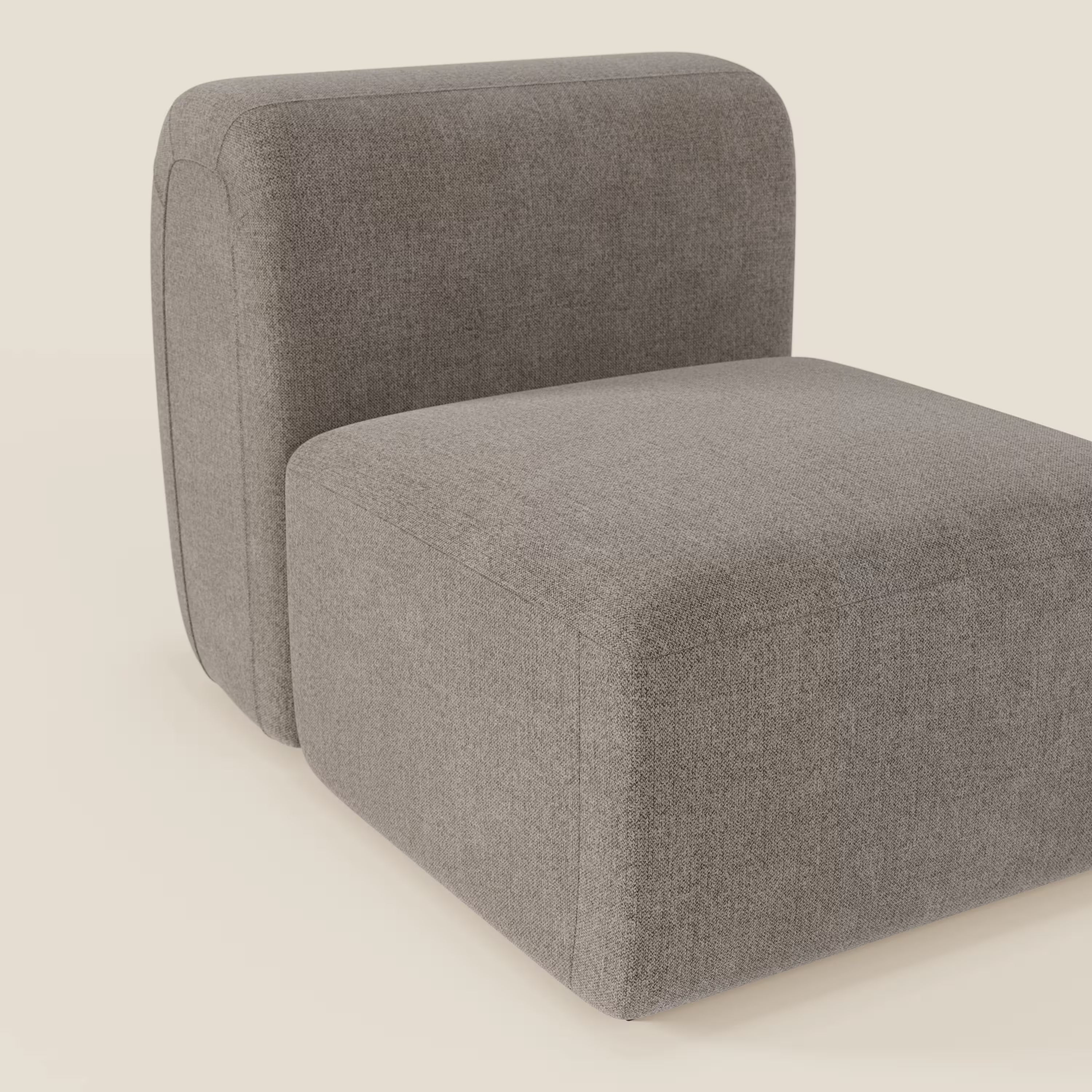 BonBon modulo centrale 70 cm di Divani.Store è una sedia d'accento minimalista senza braccioli, dalla silhouette squadrata e con due spessi cuscini, rivestita in tessuto talpa T23 antimacchia, perfetta come poltrona indipendente o come elemento modulare.