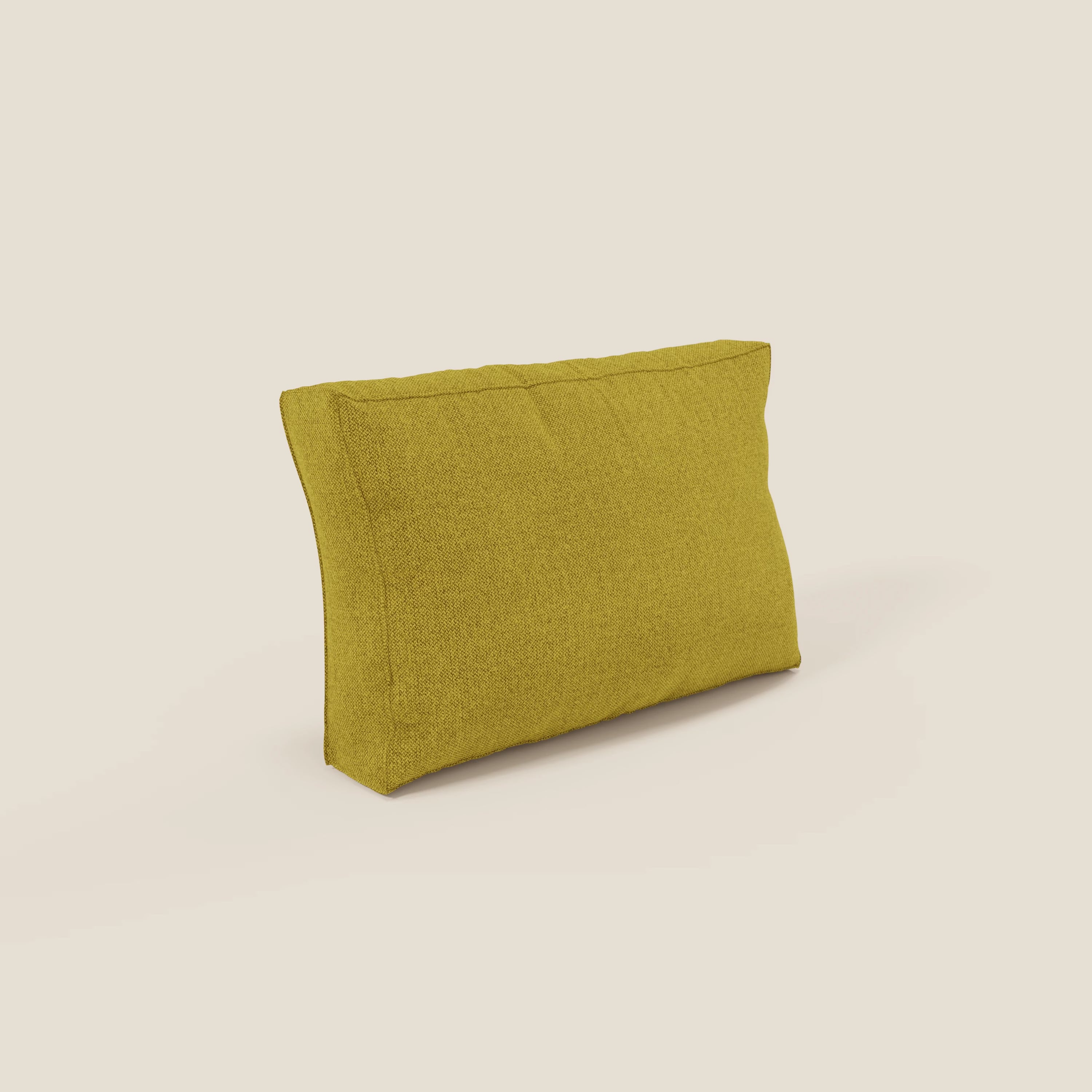 Il cuscino schienale BonBon di Divani.Store, in tessuto smacchiabile T23 con suola gialla, unisce comfort e stile su sfondo bianco ed è disponibile in 2 misure.