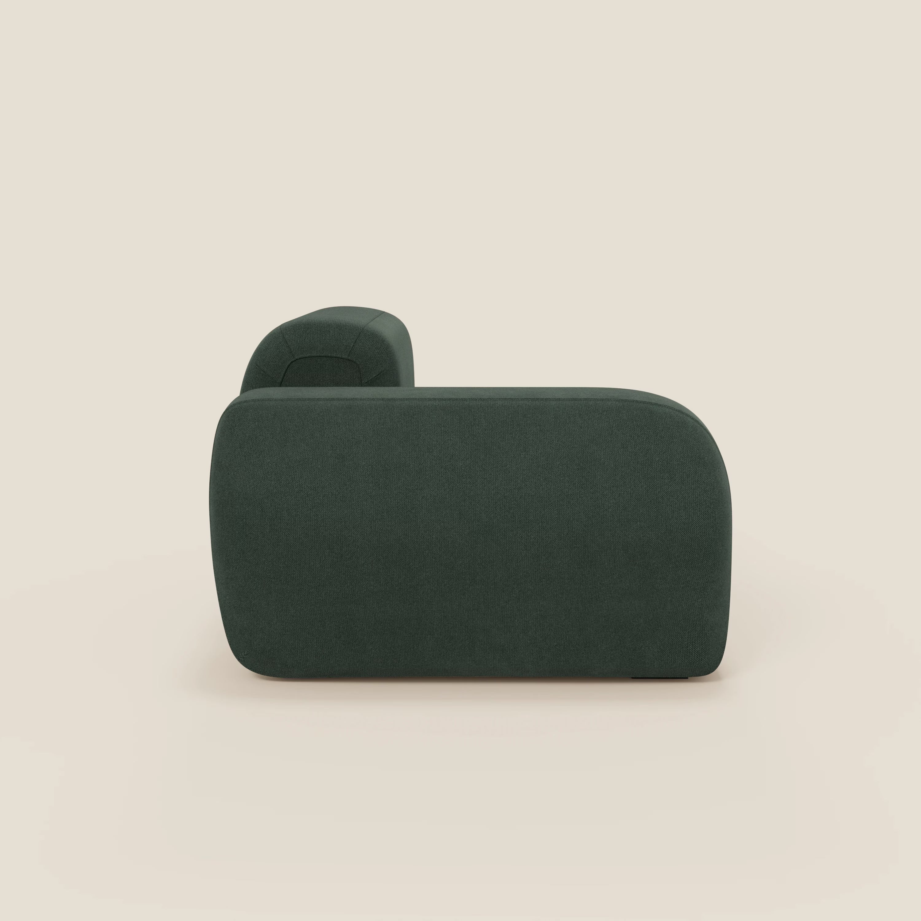 Il modulo terminale BonBon da 105 cm sinistro o destro di Divani.Store in tessuto smacchiabile T23 verde è presentato lateralmente su uno sfondo beige chiaro, che ne evidenzia gli spigoli arrotondati e il design minimalista e moderno.