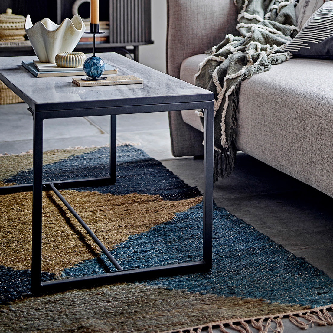 Ines tavolino rettangolare in marmo bianco venato con struttura antracite - divani.store